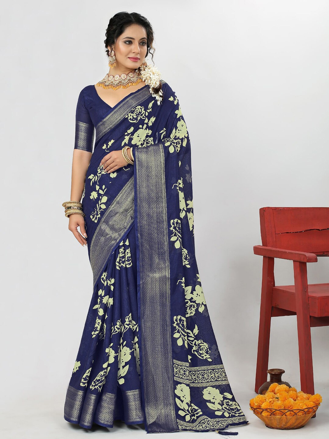 

Anouk Navy Blue & Beige Floral Zari Sungudi Saree