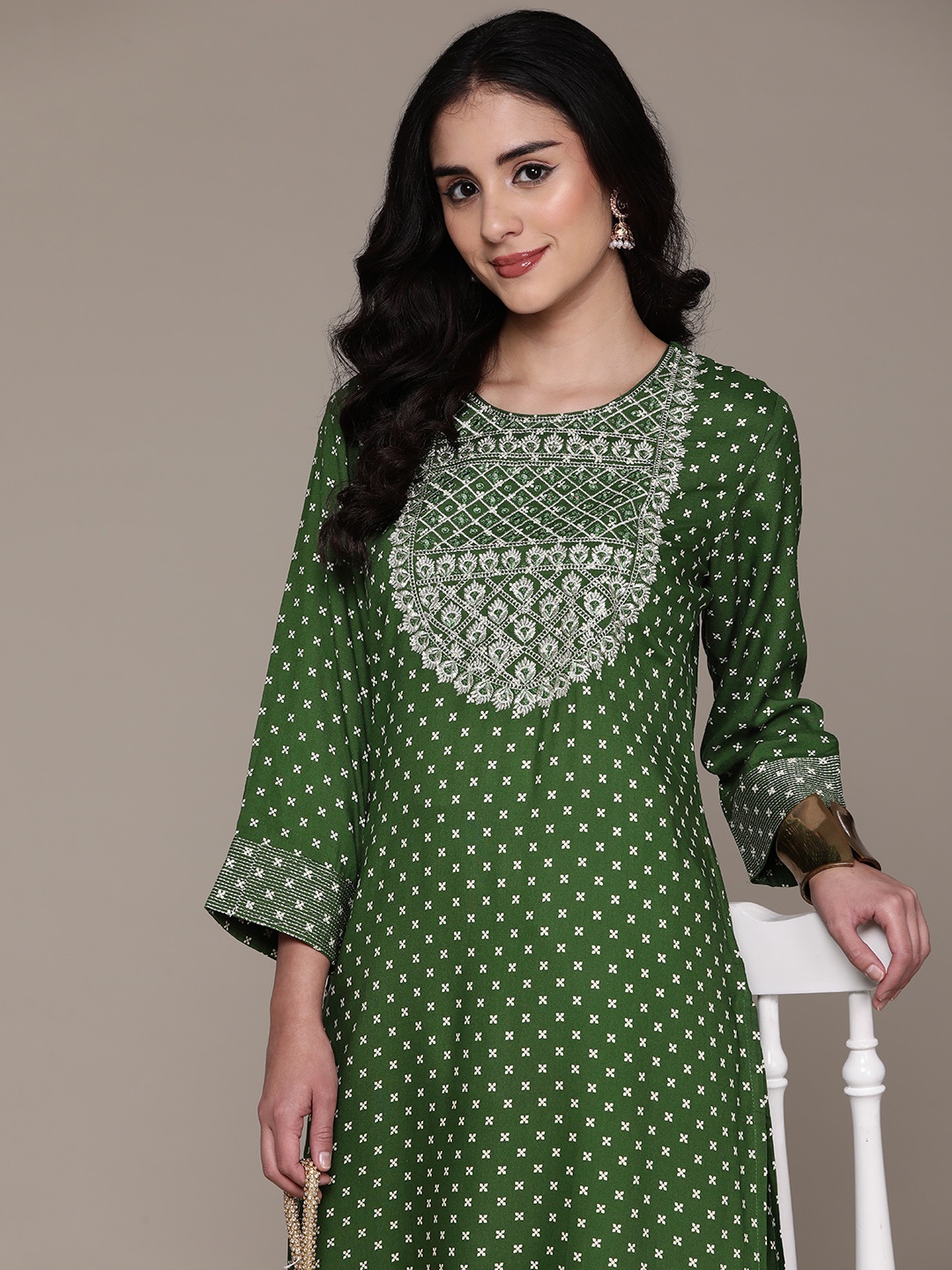 

Readiprint Floral Embroidered Mirror Work Kurta, Green