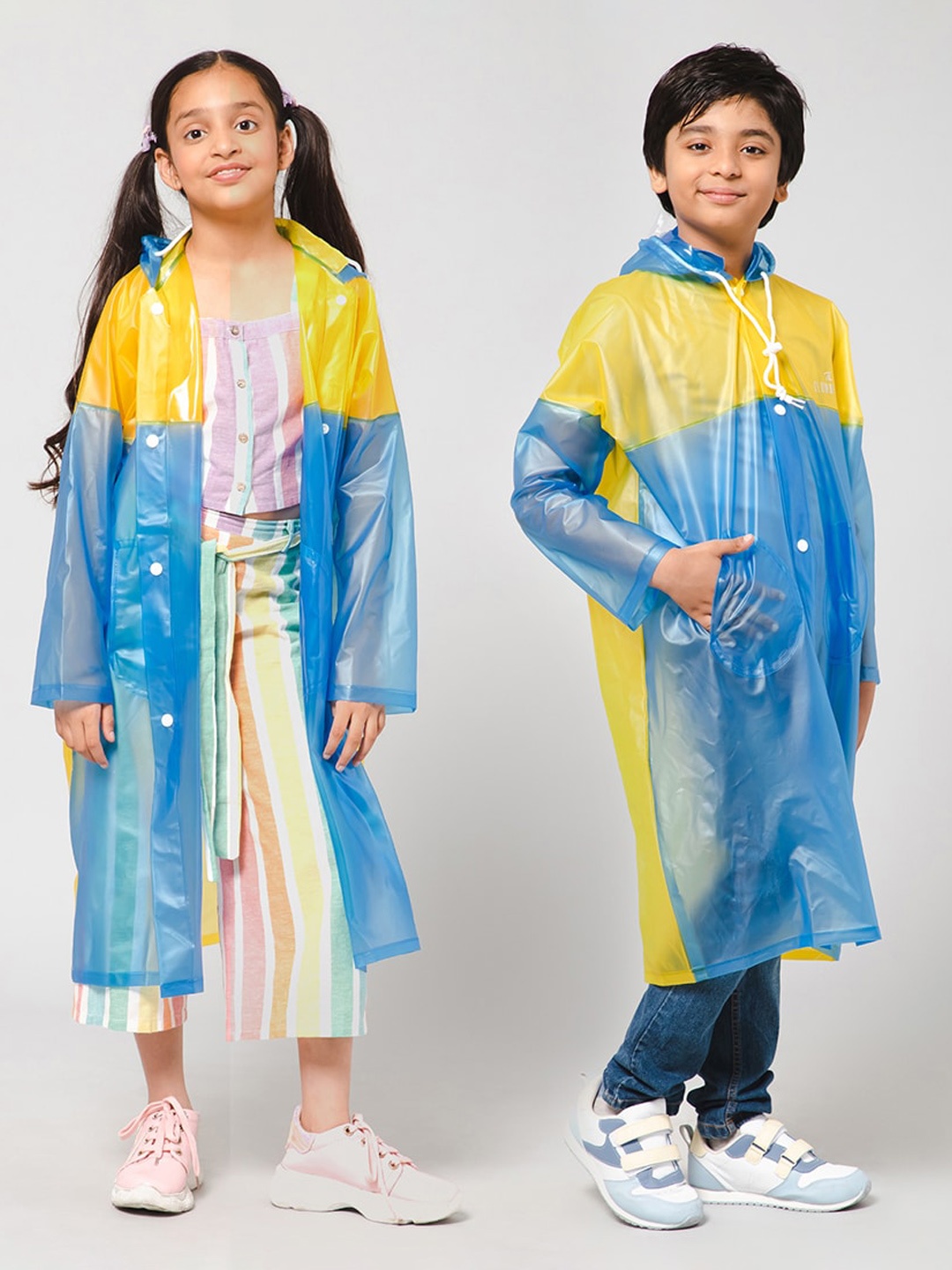 

THE CLOWNFISH Kids Colourblocked Waterproof Rain Jacket, Blue