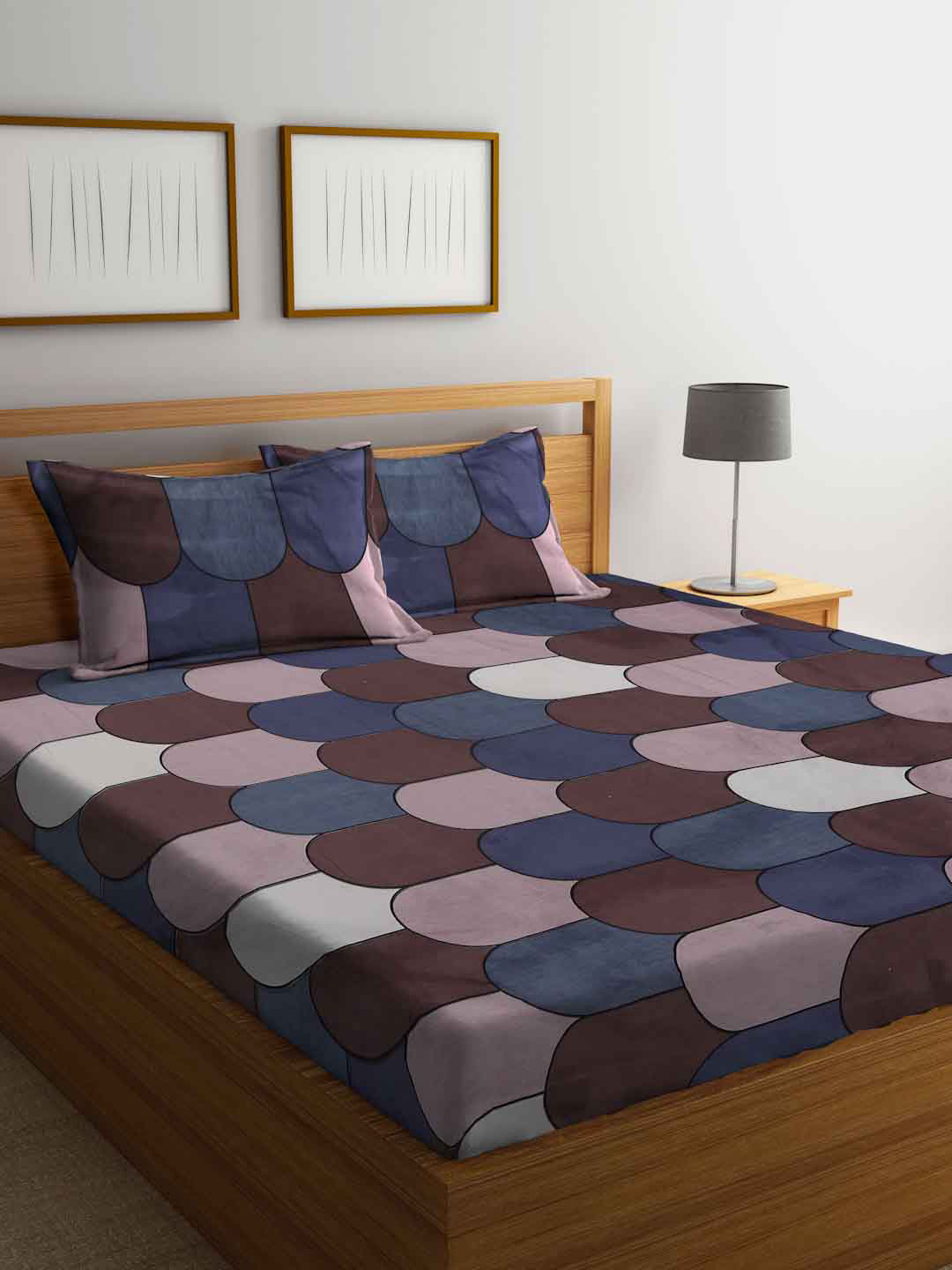 

FABINALIV Grey & Pink Geometric Print 300 TC Super King Size Bedsheet & 2 Pillow Covers