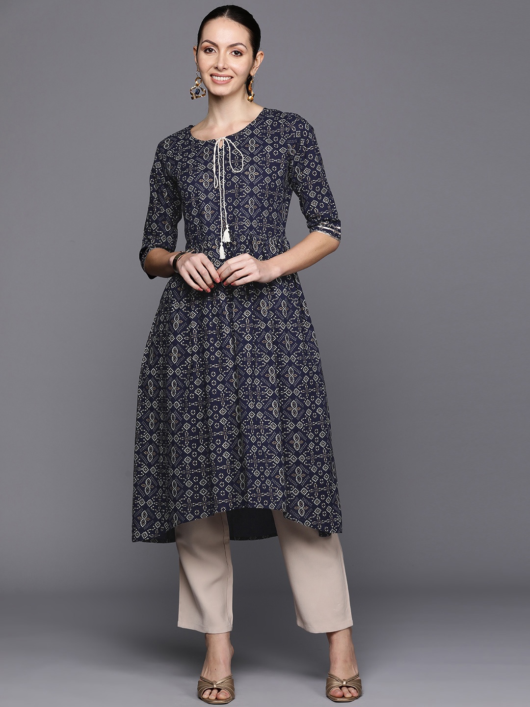 

Indo Era Bandhani Foil Printed Tie-Up Neck Indigo Kurta, Navy blue