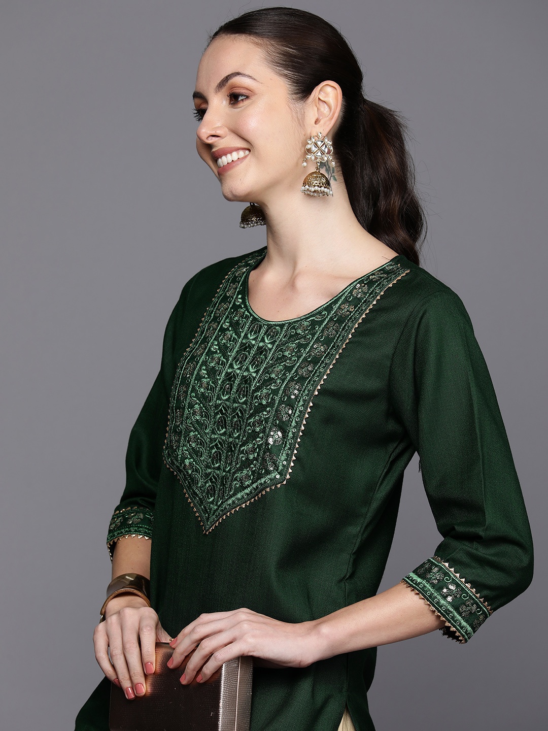 

Indo Era Ethnic Motifs Embroidered Sequinned Detail Straight Kurta, Green