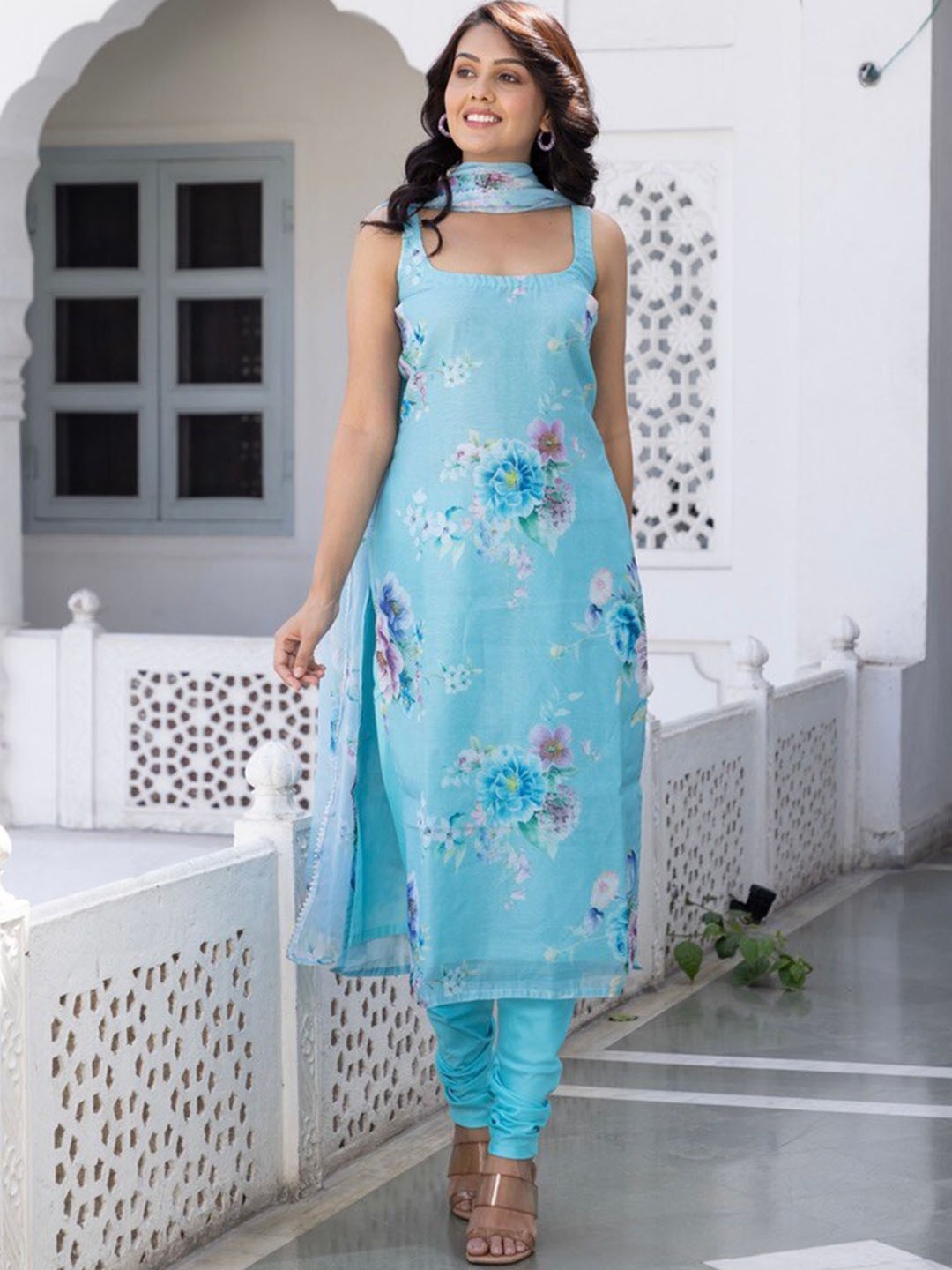 

OneWe Floral Printed Square Neck Kurta With Churidar & Dupatta, Blue