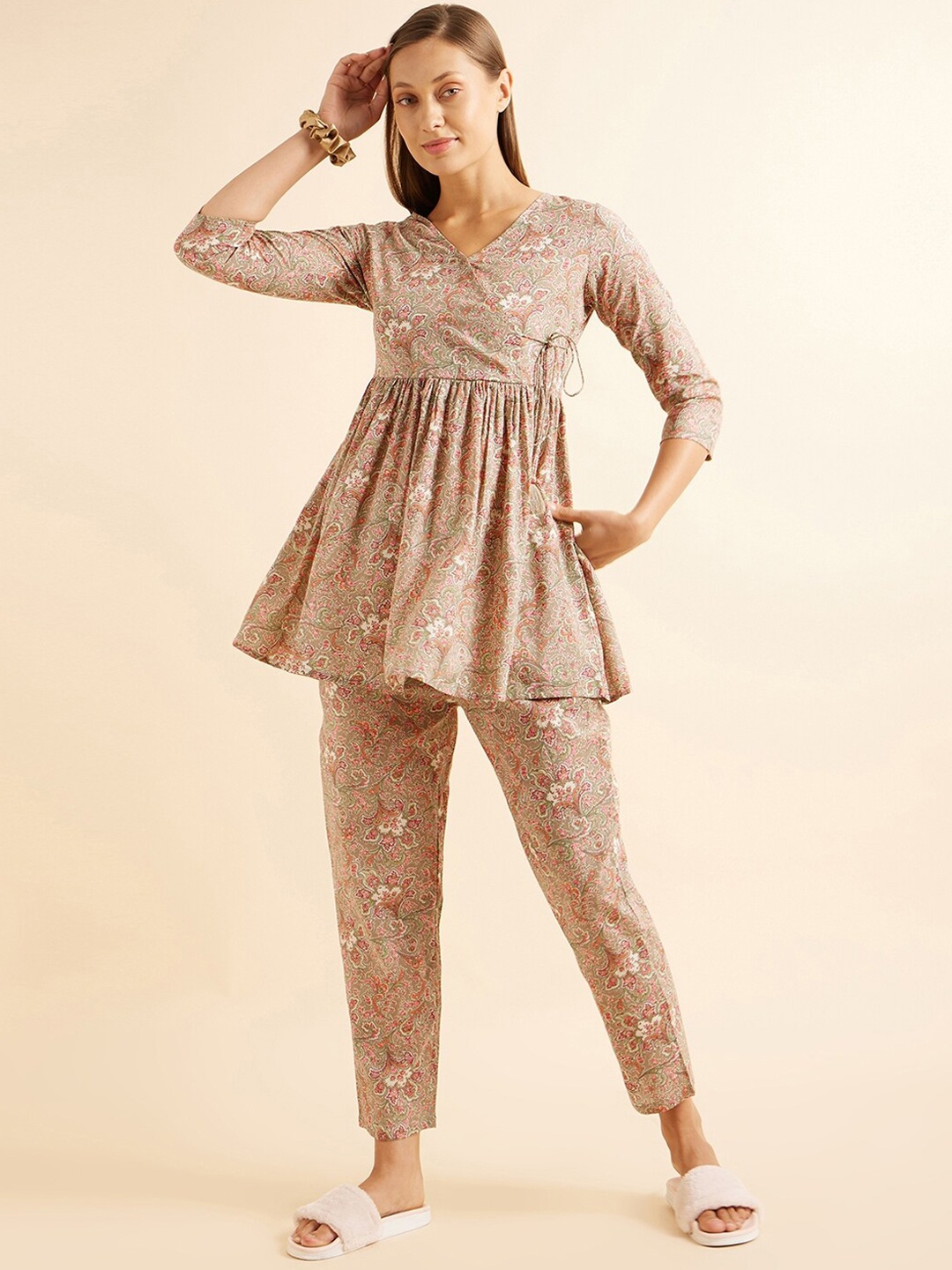 

Sweet Dreams Beige & Orange Ethnic Motifs Printed Pure Cotton Night Suit