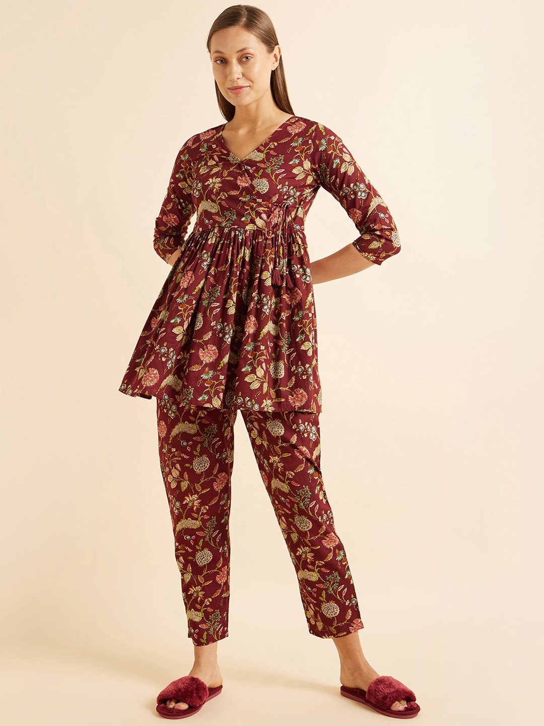 

Sweet Dreams Ethnic Motifs Printed Pure Cotton Night Suit, Maroon
