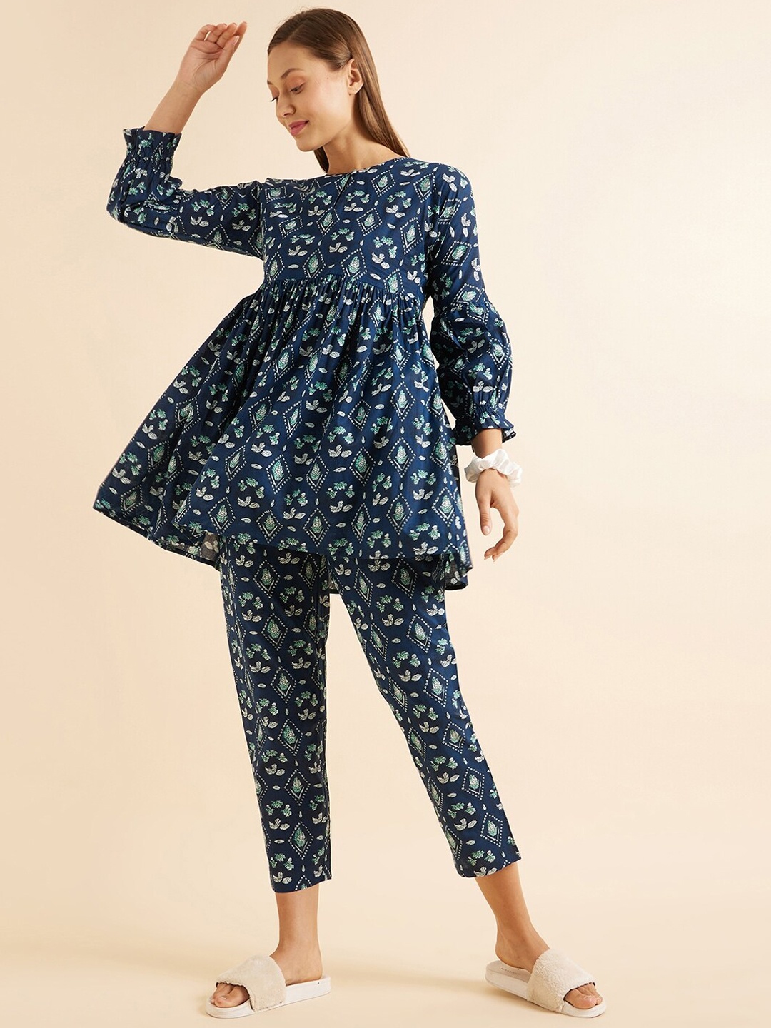 

Sweet Dreams Navy Blue & Green Ethnic Motifs Printed Pure Cotton Night Suit
