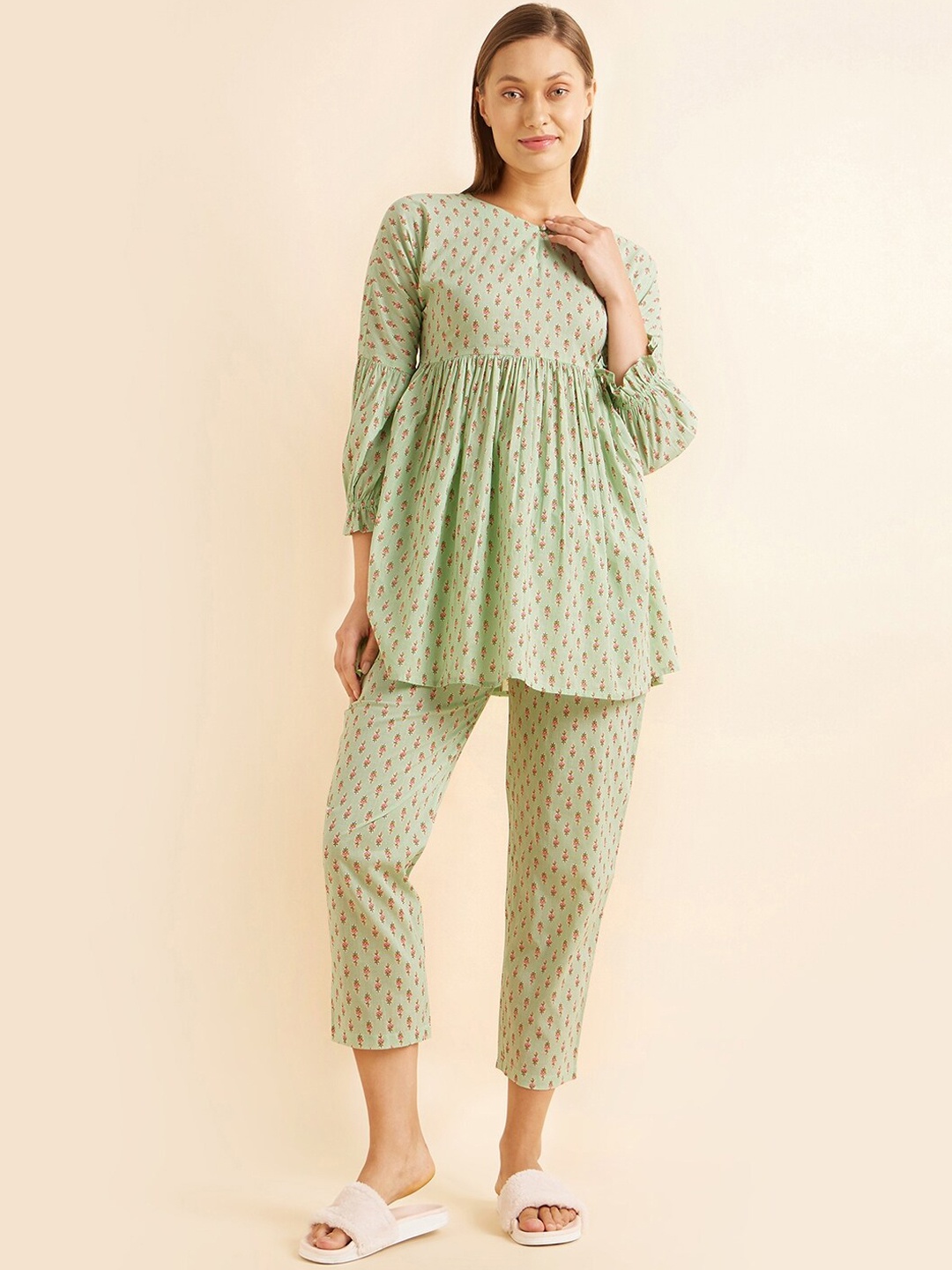 

Sweet Dreams Green & Pink Ethnic Motifs Printed Pure Cotton Night Suit