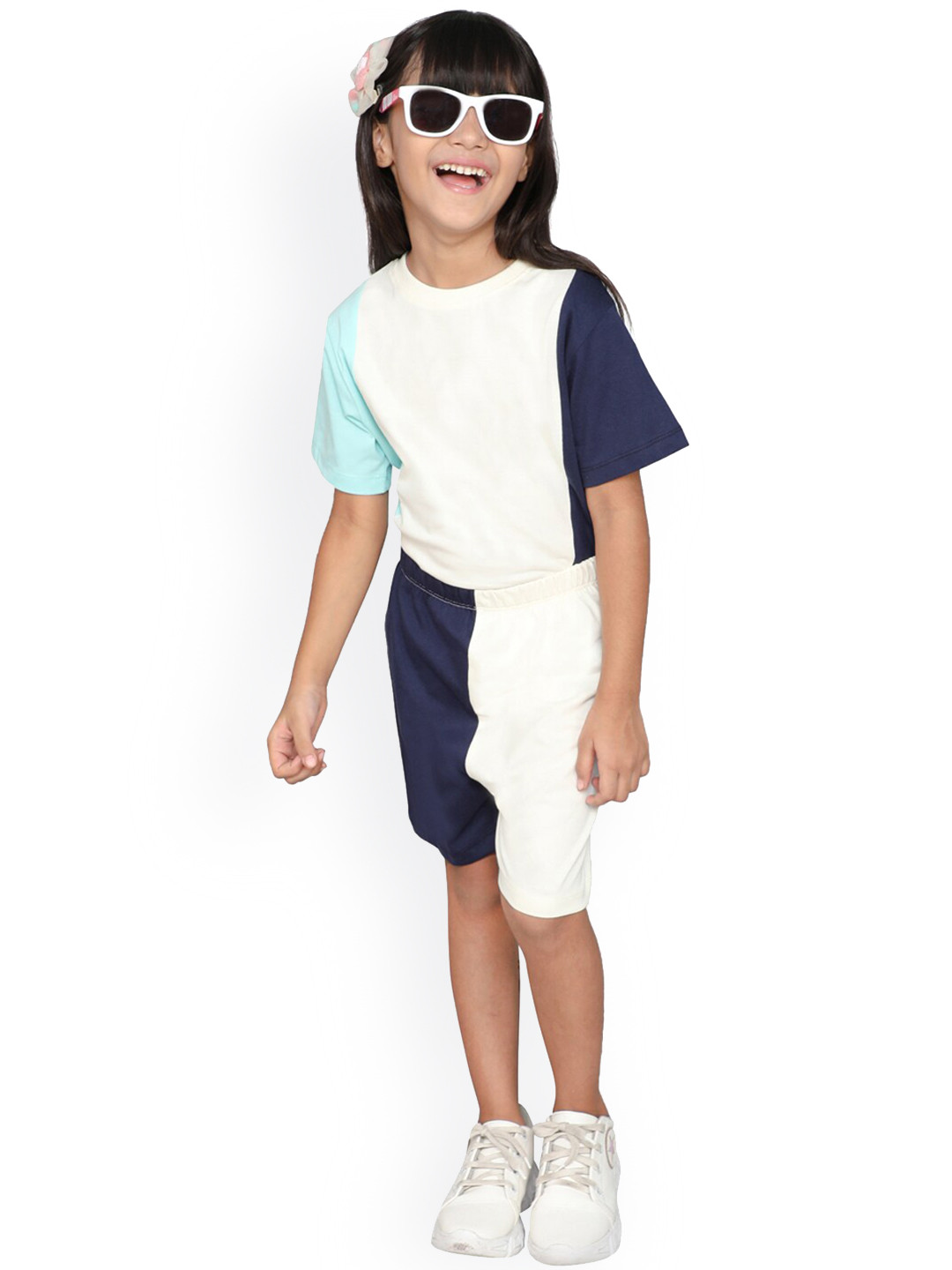 

Little Angels Girls Colourblocked Pure Cotton T-Shirt & Shorts, Navy blue