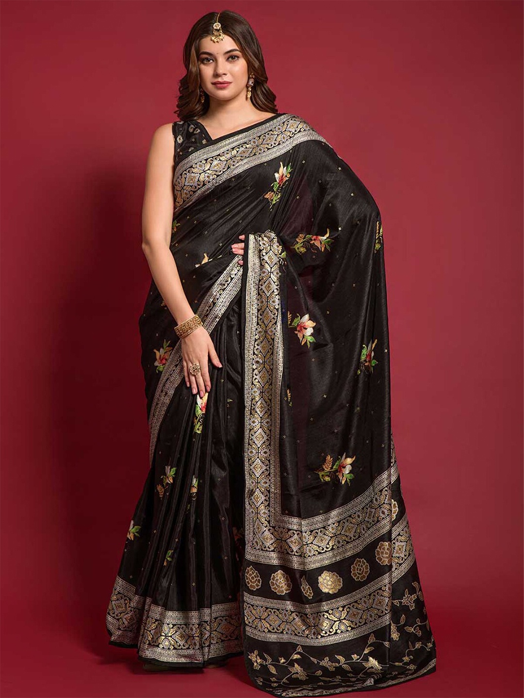 

ODETTE Black & Gold-Toned Floral Zari Silk Blend Saree