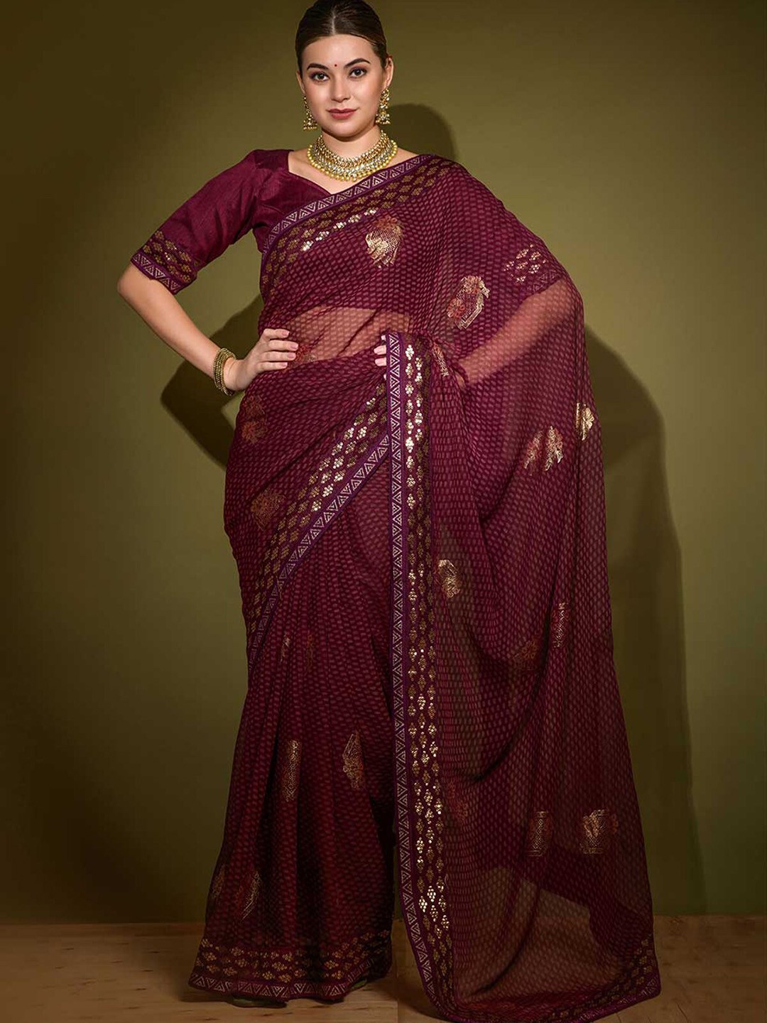 

ODETTE Floral Printed Sequinned Saree, Maroon