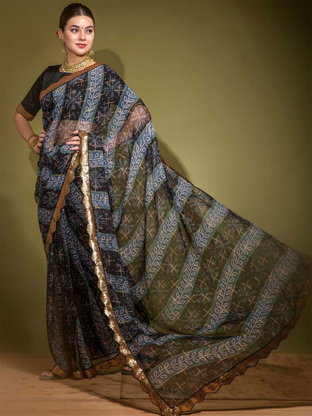 

ODETTE Bandhani Sequinned Saree, Black