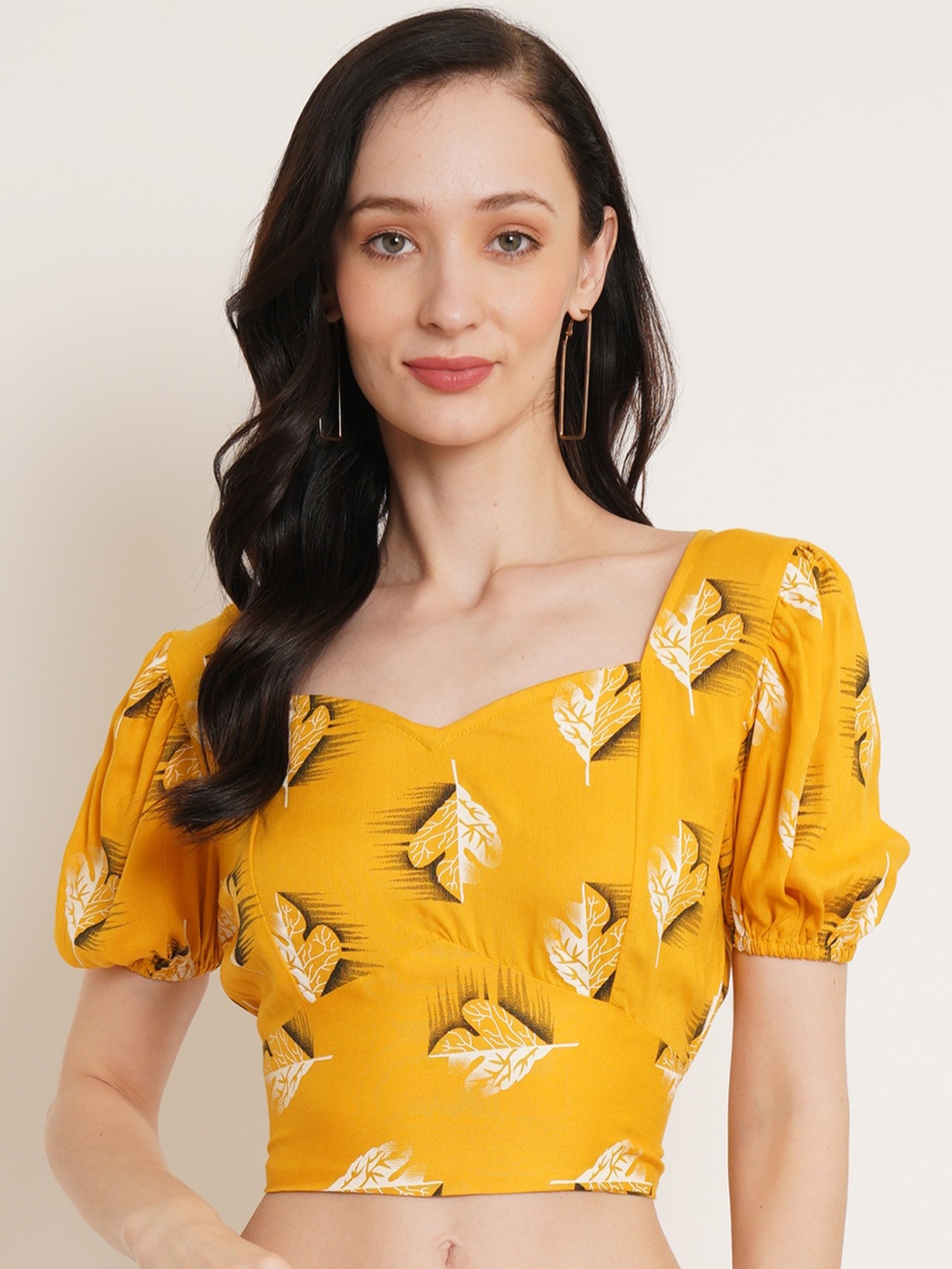 

U&F Yellow & White Conversational Printed Sweetheart Neck Puff Sleeves Crop Top