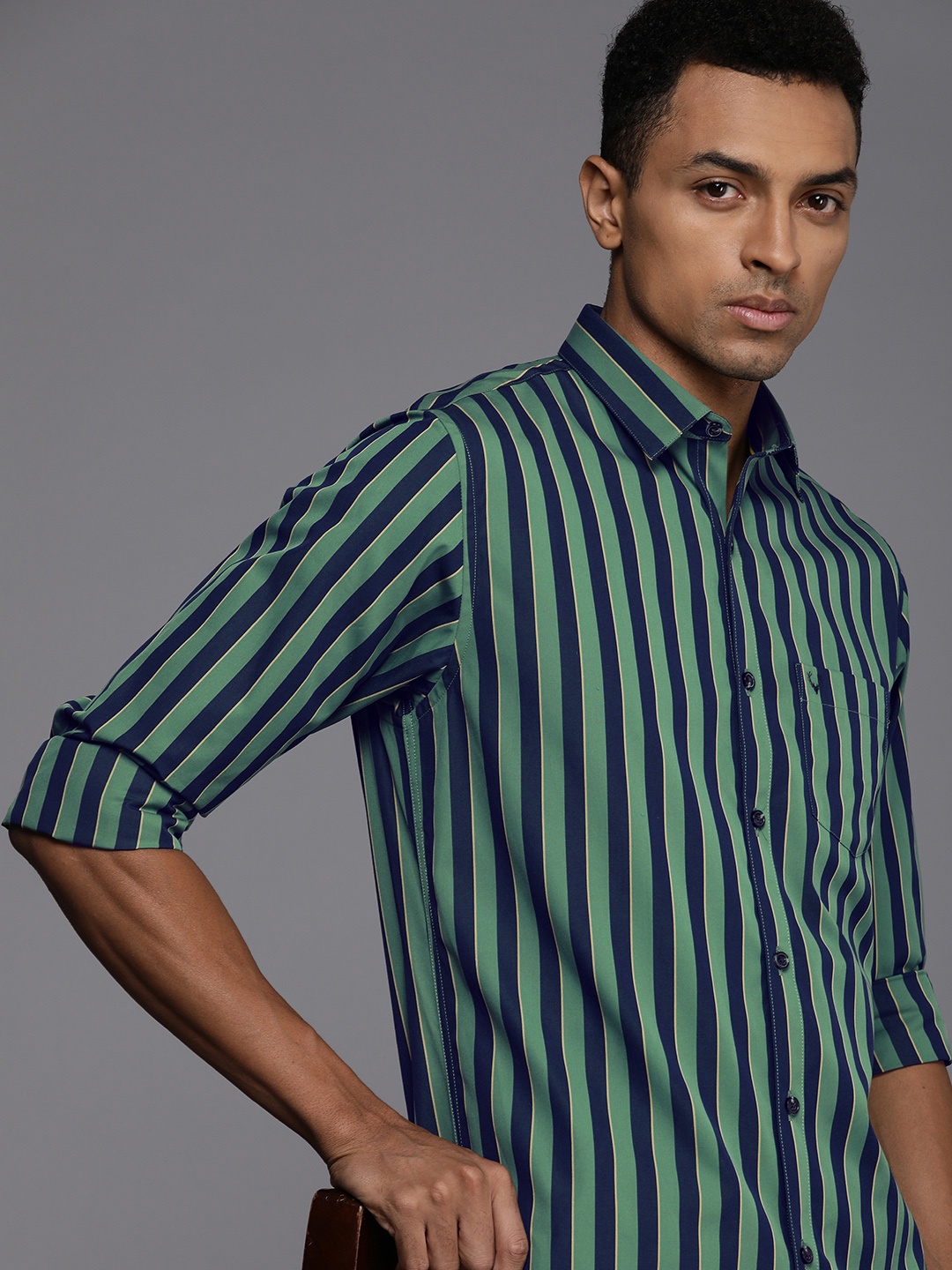 

Allen Solly Men Slim Fit Opaque Striped Cotton Casual Shirt, Green