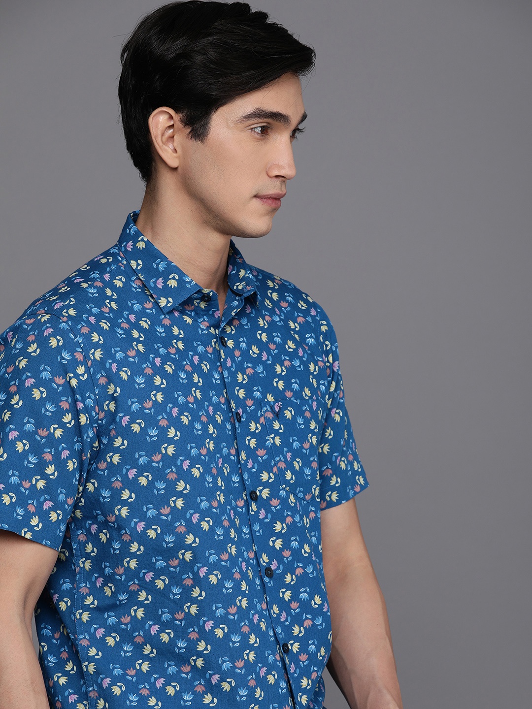 

Allen Solly Men Slim Fit Floral Opaque Printed Casual Shirt, Blue
