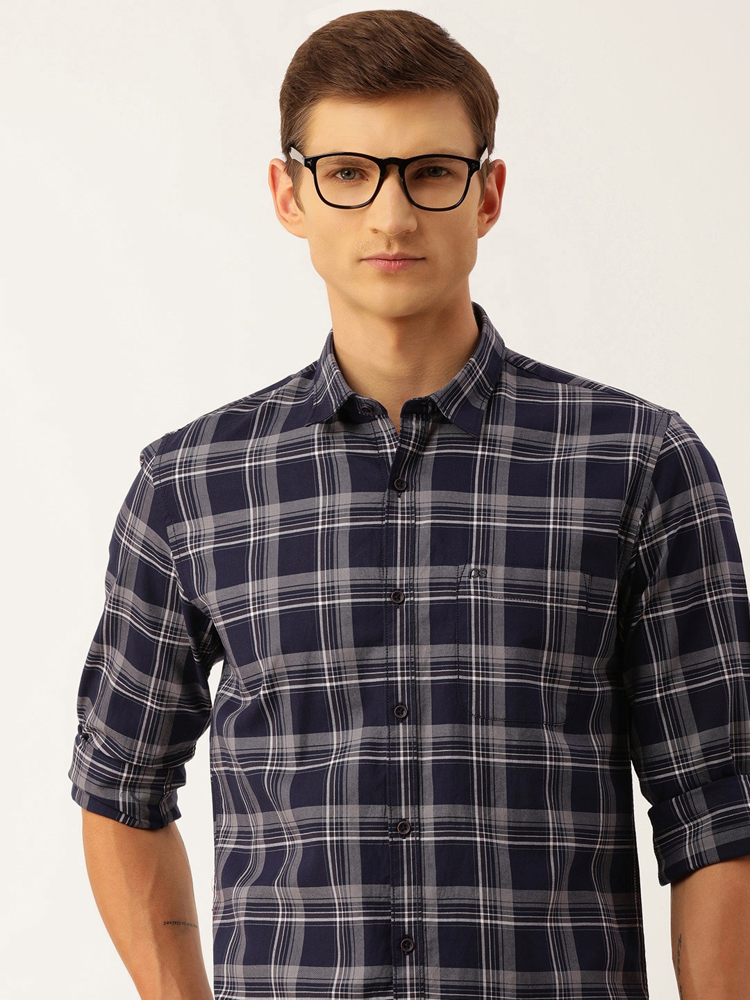 

Peter England Men Slim Fit Checked Pure Cotton Casual Shirt, Navy blue