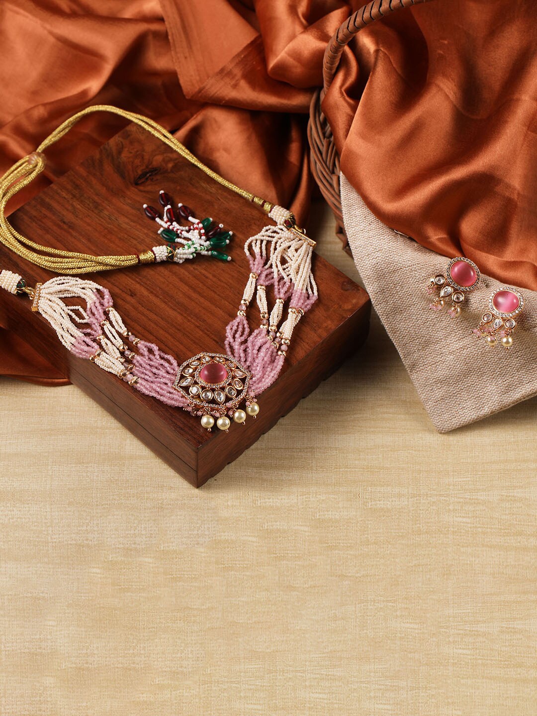 

XPNSV Gold-Plated Kundan Studded Choker Jewellery Set
