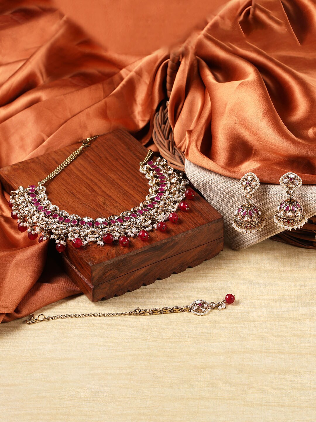 

XPNSV Gold-Plated Stone Studded & Beaded Jewellery Set