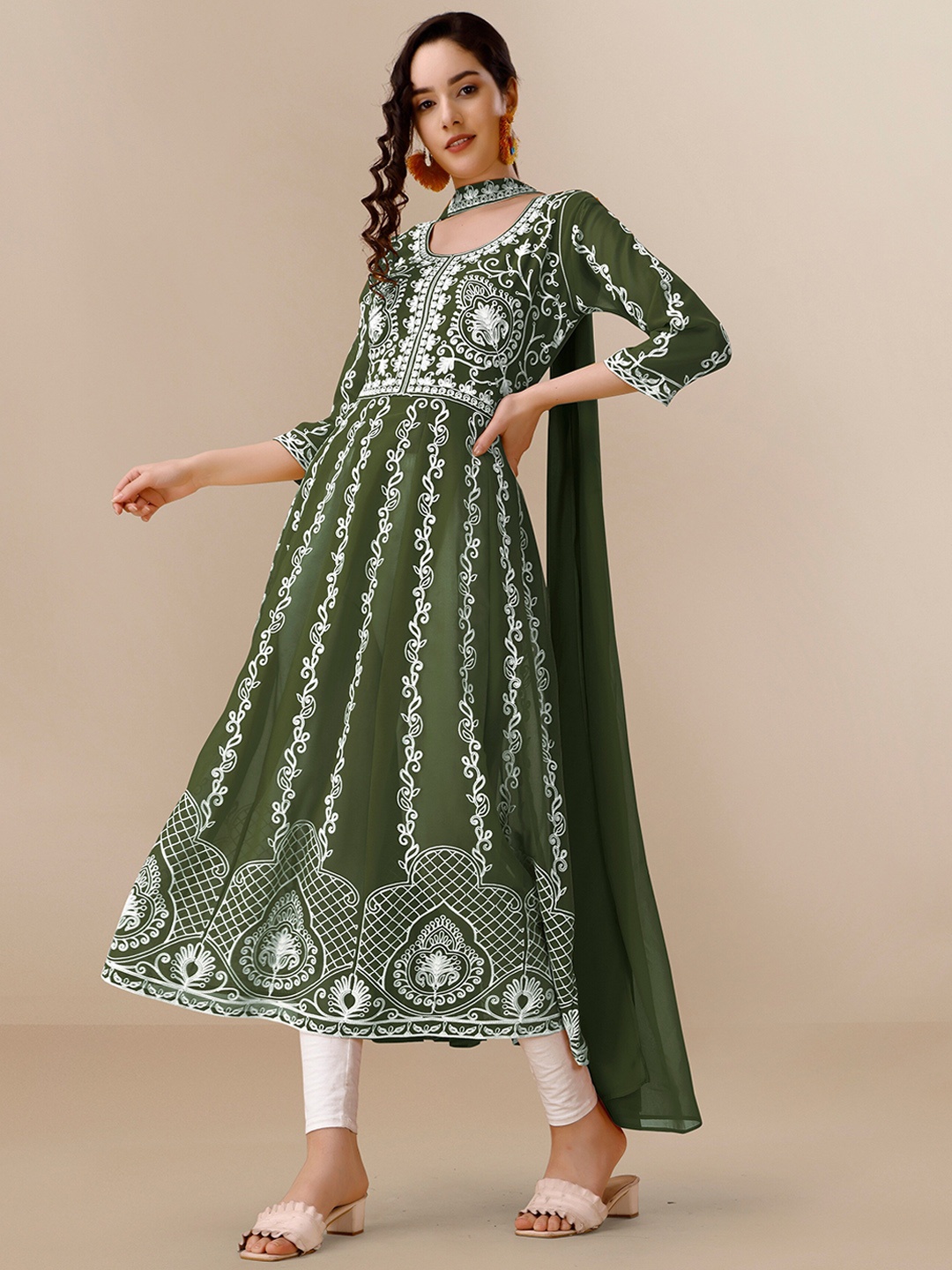 

HERE&NOW Green & White Ethnic Motifs Embroidered Chikankari Kurta & Dupatta