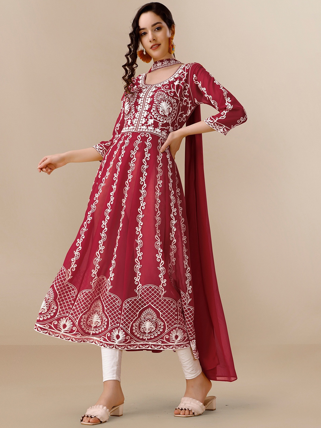 

HERE&NOW Maroon & White Ethnic Motifs Embroidered Chikankari Kurta & Dupatta