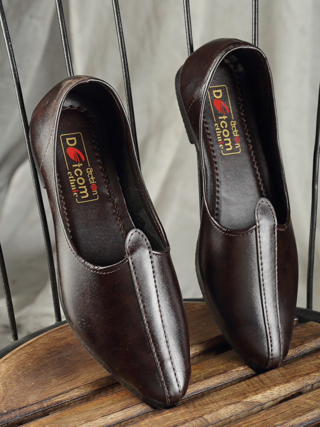 

Action Men ETHNIC Pointed Toe Lightweight Comfort Insole Basics Mojaris, Brown