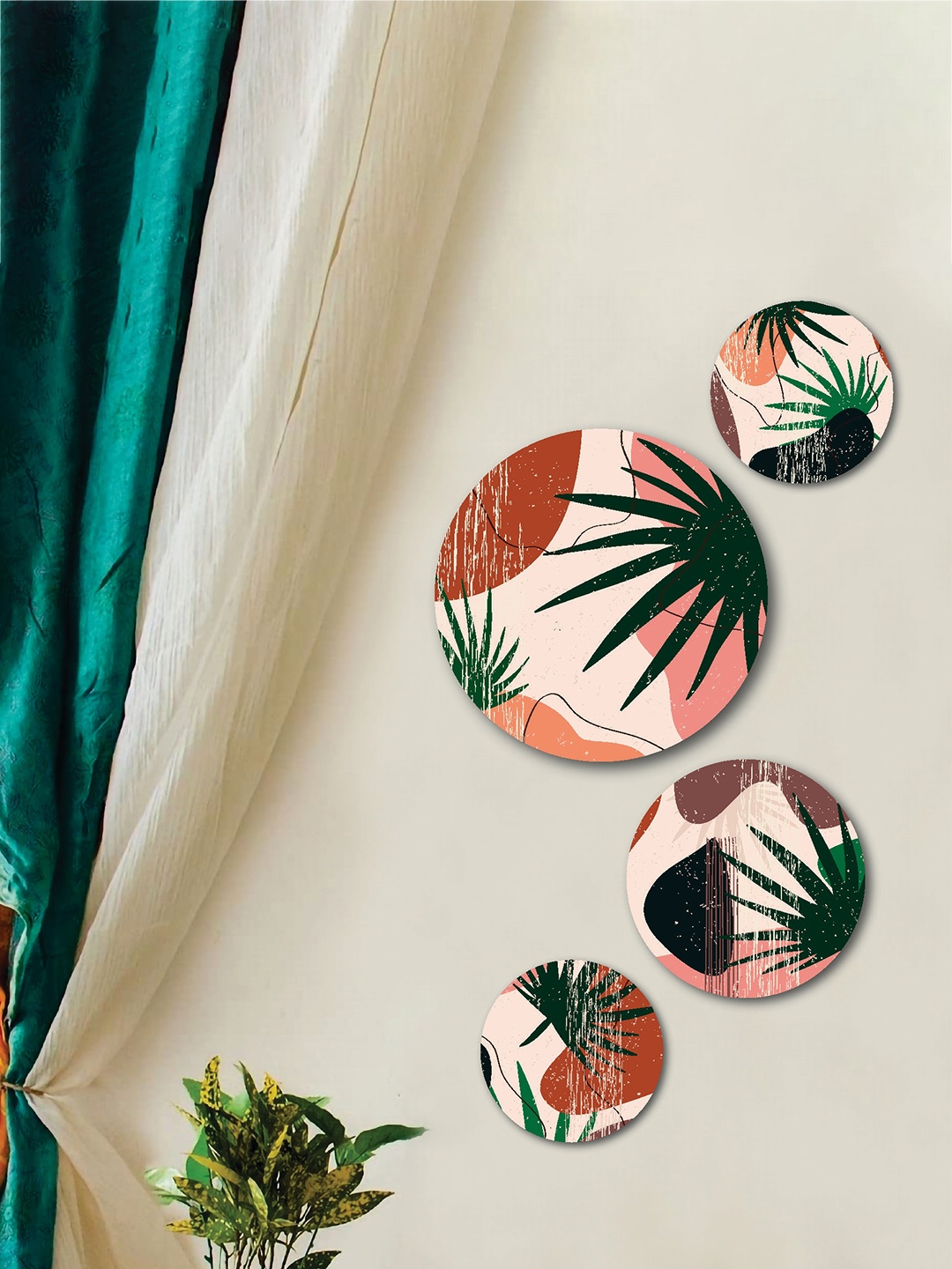 

SAF Pink & Black 4 Pieces Tropical Leaves Painted Round Wall Arts
