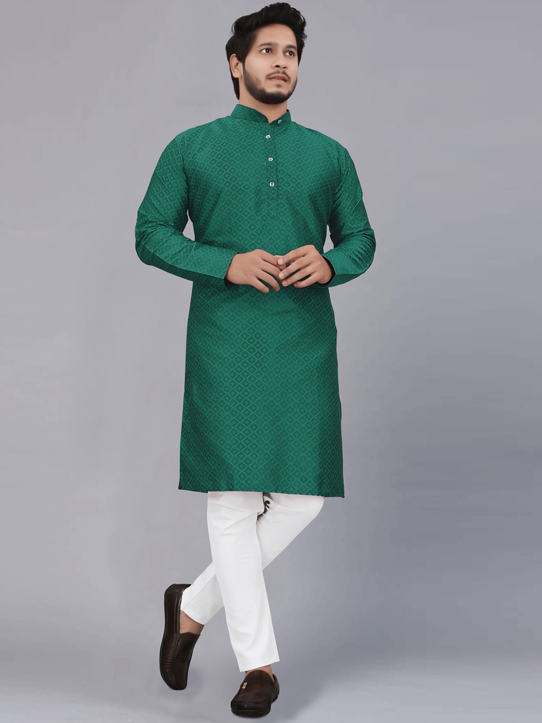 

CELLUX Ethnic Motif Woven Design Mandarin Collar Kurta With Pyjamas, Green