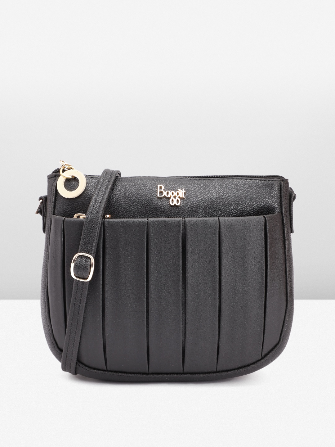 

Baggit Women Solid Sling Bag, Black