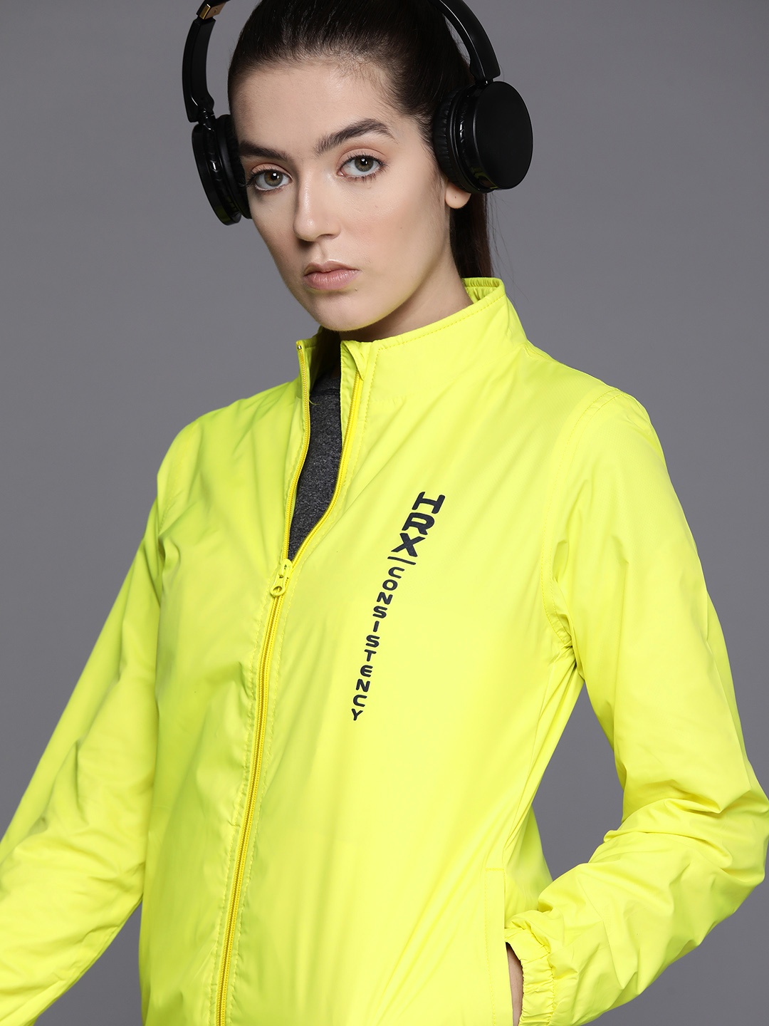 

HRX by Hrithik Roshan Rapid Dry Training Jacket, Fluorescent green