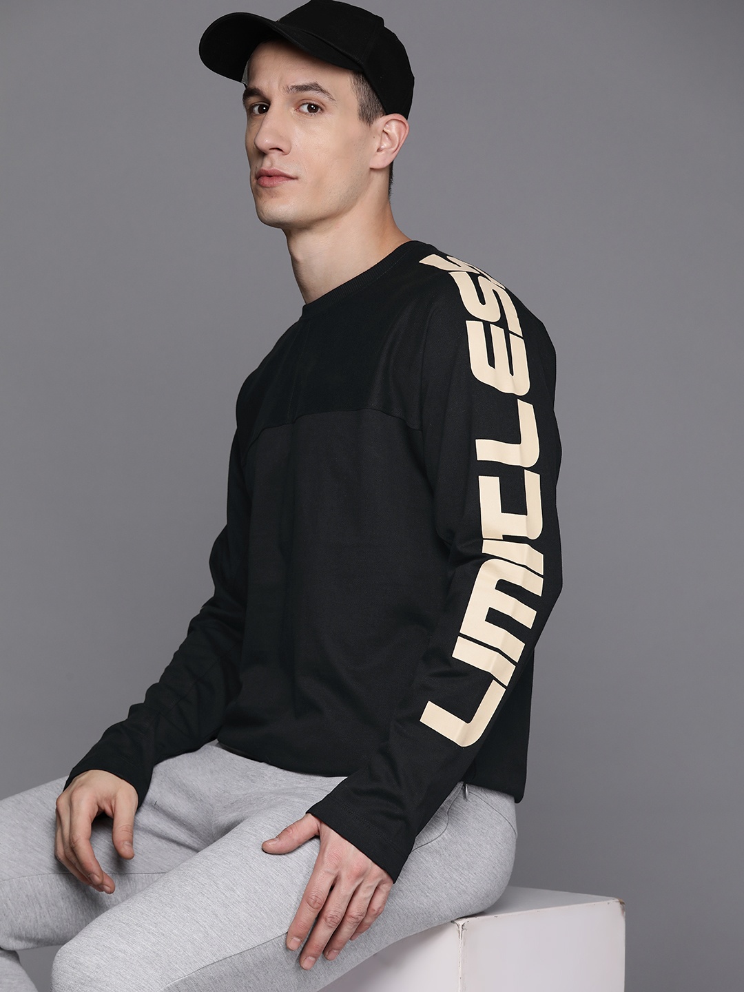 

HRX by Hrithik Roshan Pure Cotton Printed Detail Lifestyle Sweatshirt, Black