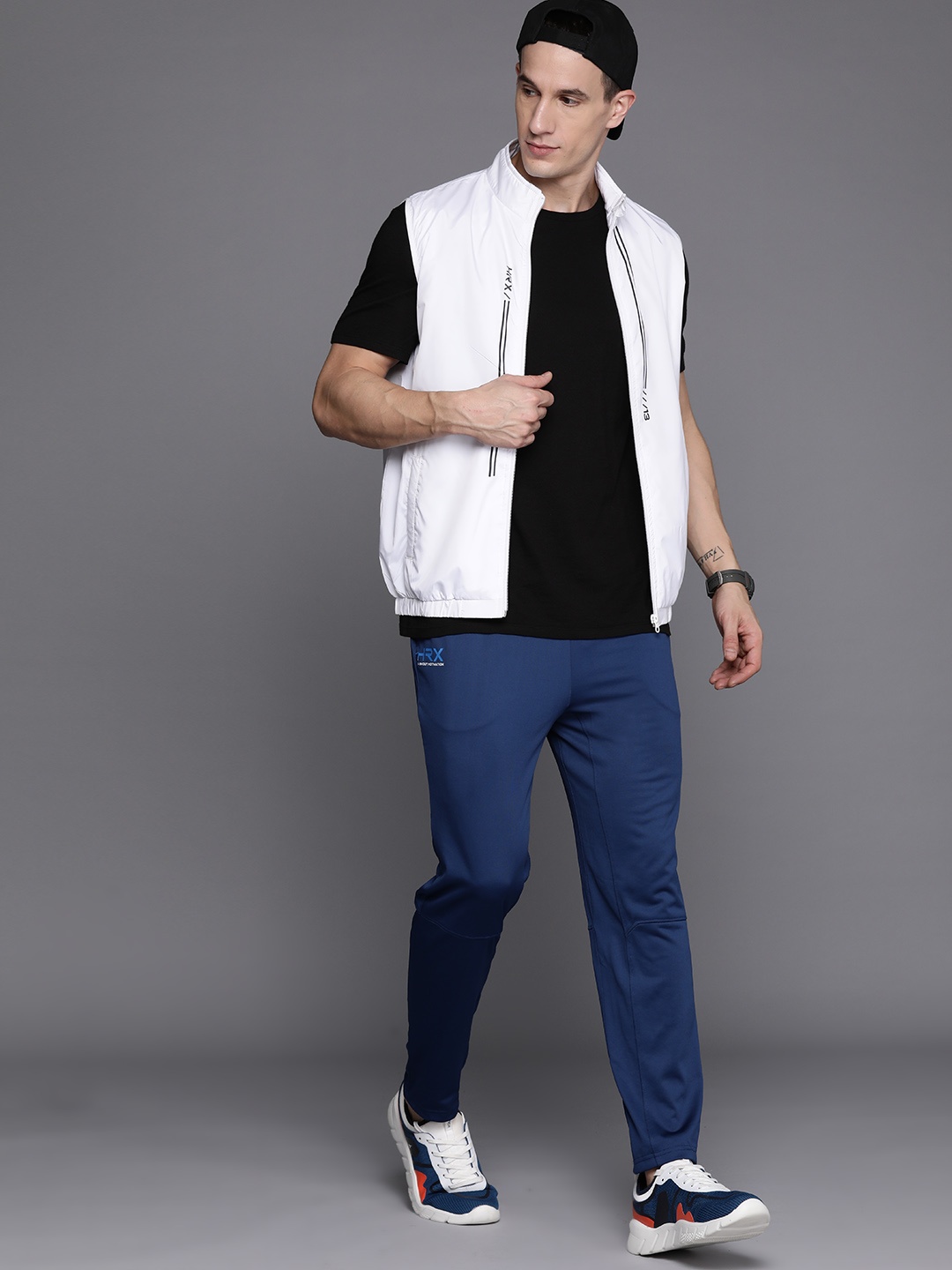 

HRX by Hrithik Roshan Lifestyle Gilet Jacket, White