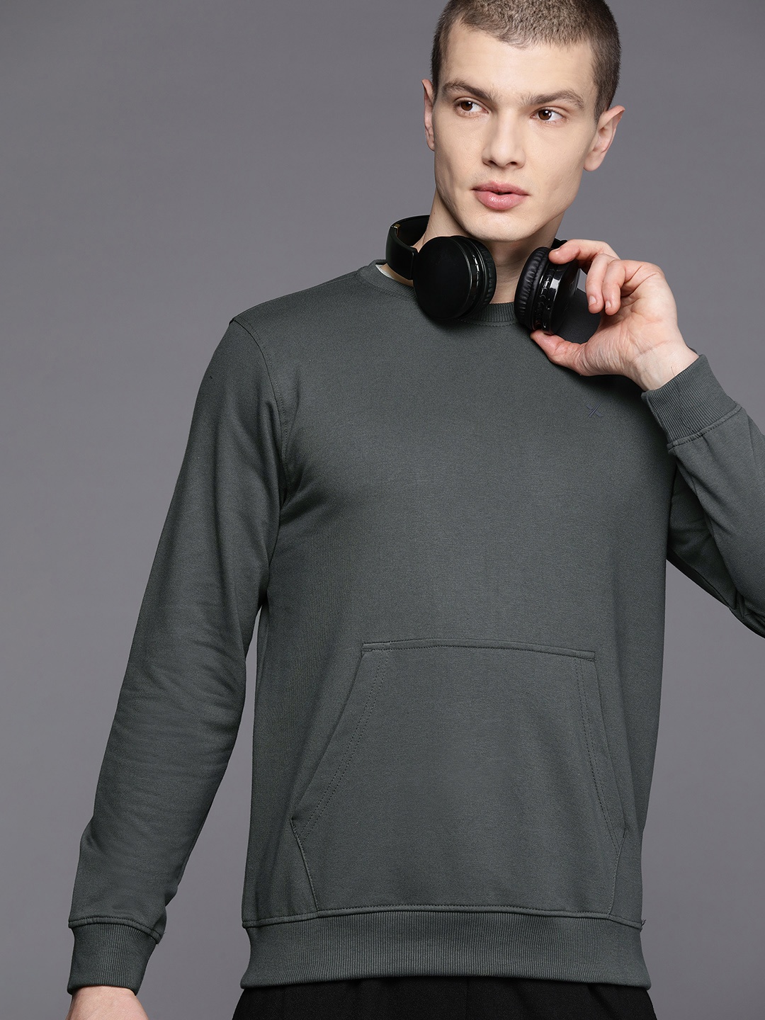 

HRX by Hrithik Roshan Round Neck Lifestyle Sweatshirt, Charcoal