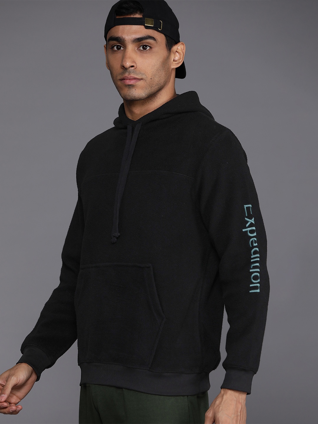 

HRX by Hrithik Roshan Typography Embroidered Sleeves Hooded Sweatshirt, Black