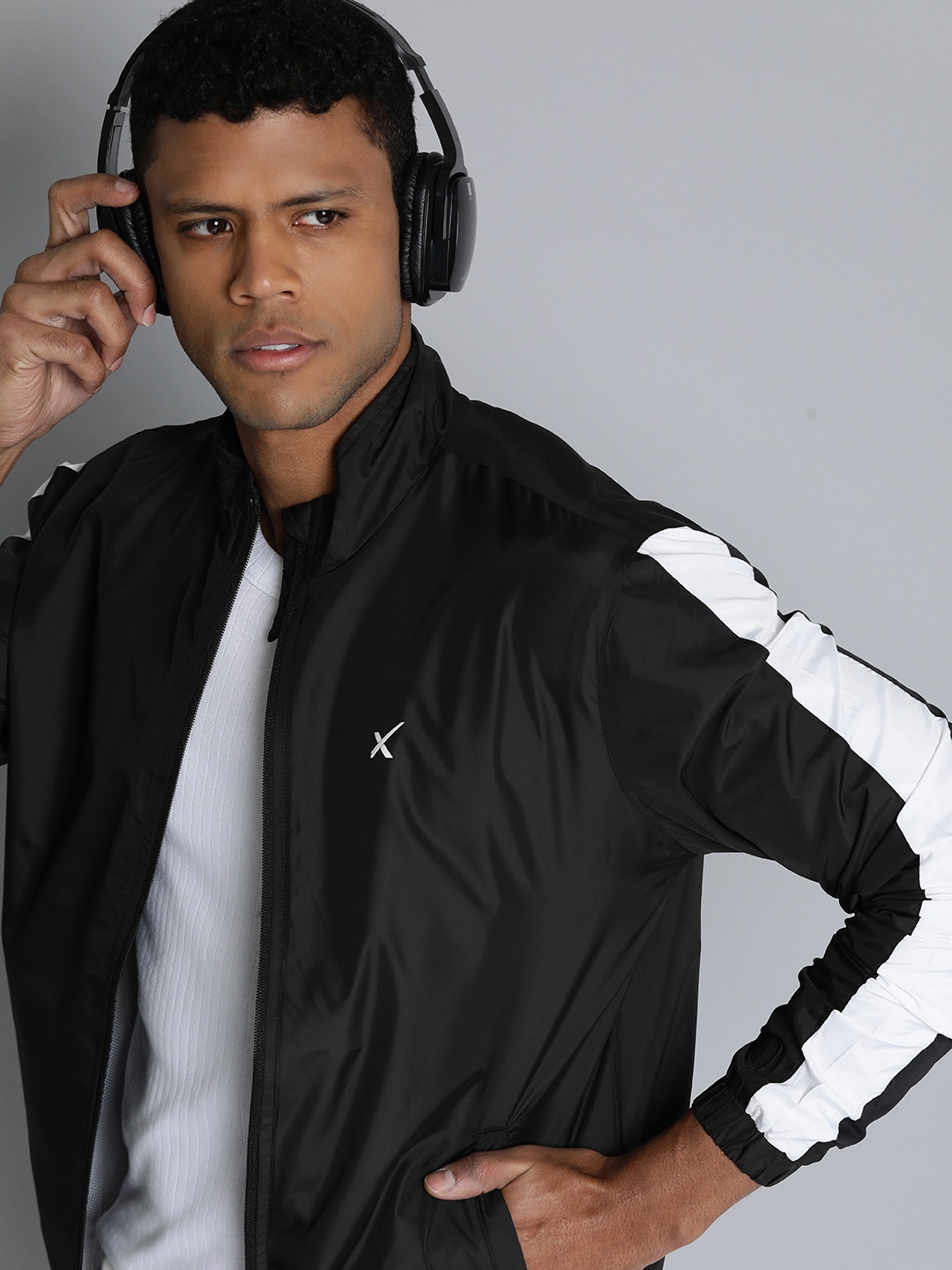

HRX by Hrithik Roshan Striped Detail Tailored Jacket, Black