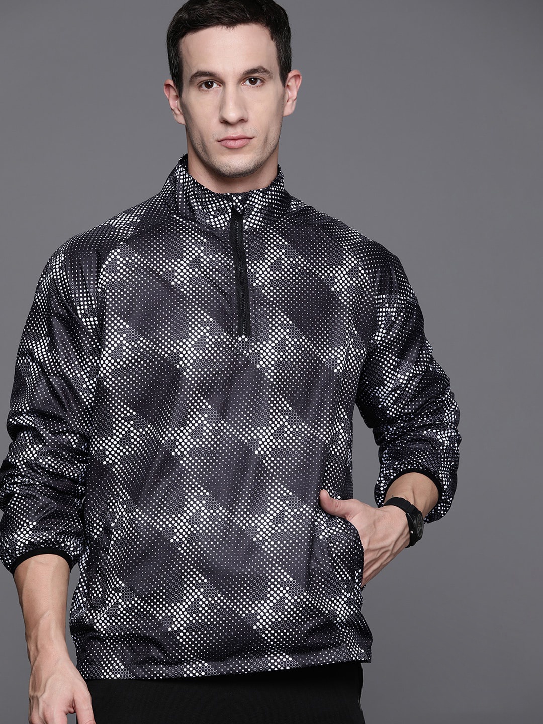 

HRX by Hrithik Roshan Rapid-Dry Printed Reflective Strip Running Jacket, Black