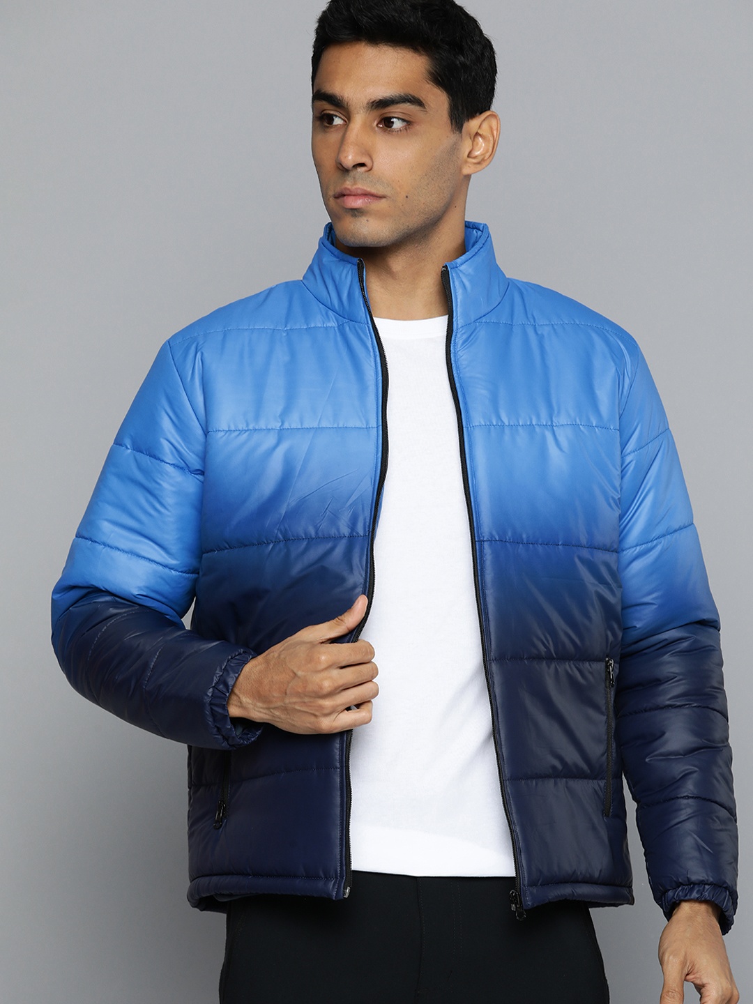 

HRX by Hrithik Roshan Rapid-Dry Ombre Outdoor Sporty Jacket, Blue