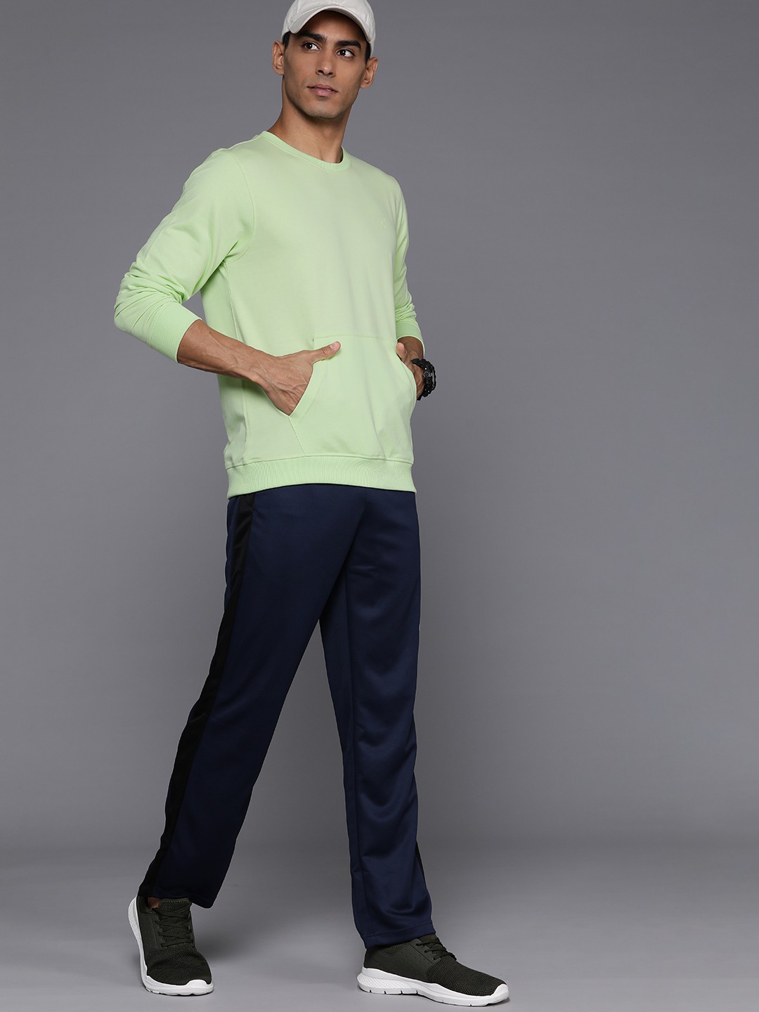 

HRX by Hrithik Roshan Regular Fit Casual Sweatshirt, Green
