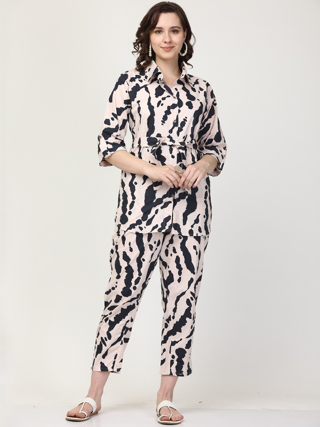 

Clora Creation Abstract Printed Co-Ords With Belt, Peach