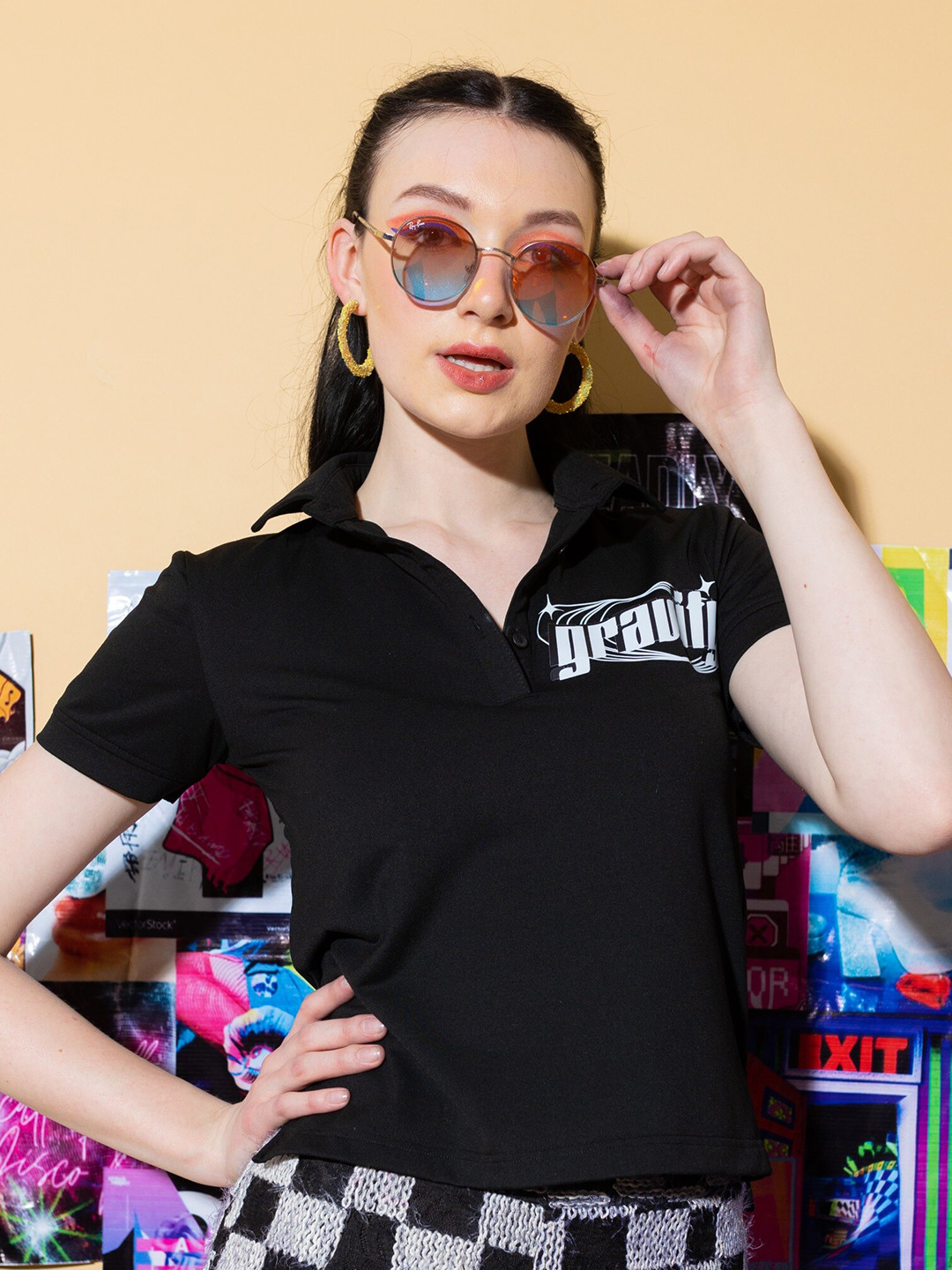 

Stylecast X Hersheinbox Black & White Typography Printed Polo Collar T-shirt