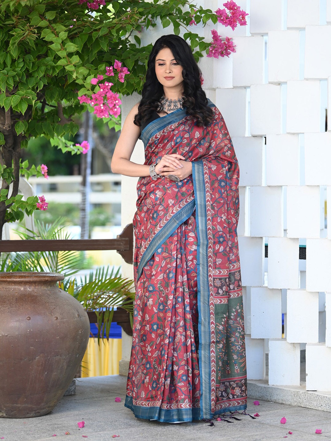 

BEATITUDE Kalamkari Printed Zari Saree, Maroon