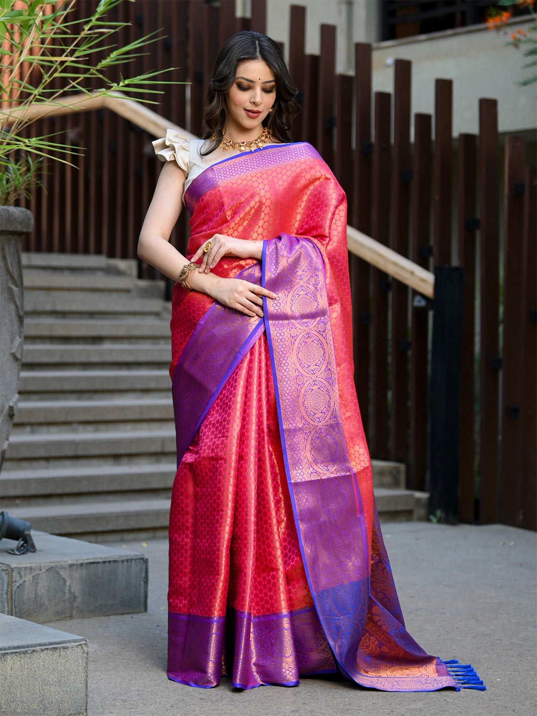 

BEATITUDE Woven Design Zari Kanjeevaram Saree, Pink