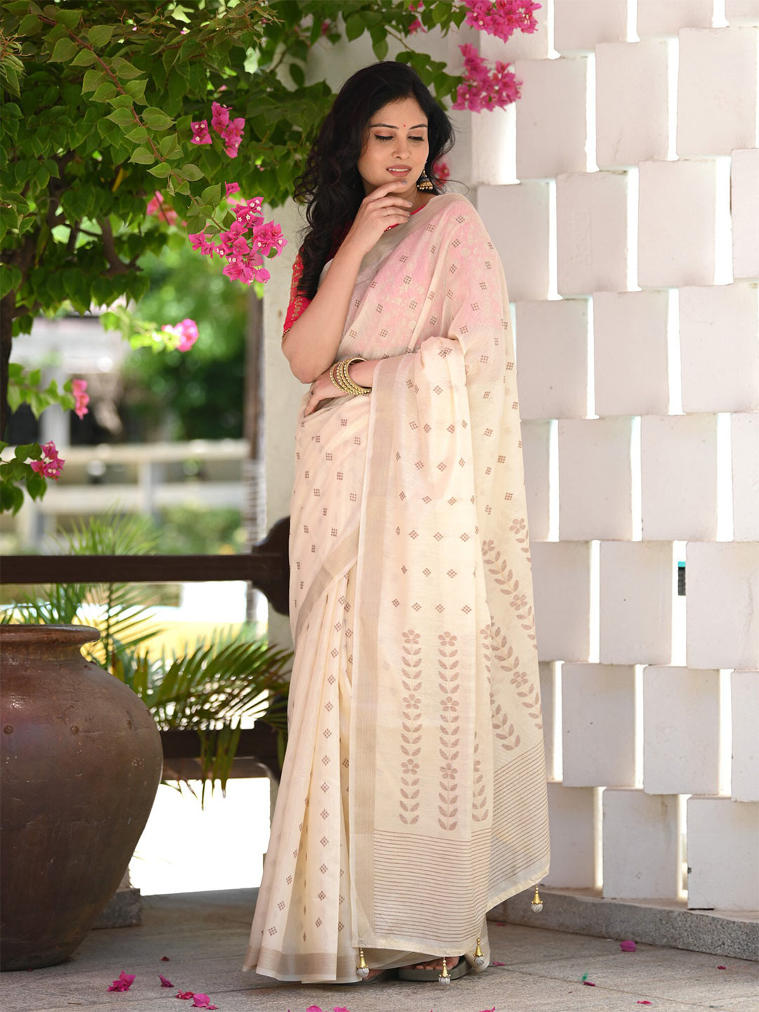 

BEATITUDE Ethnic Motif Woven Design Silk Cotton Saree, Off white