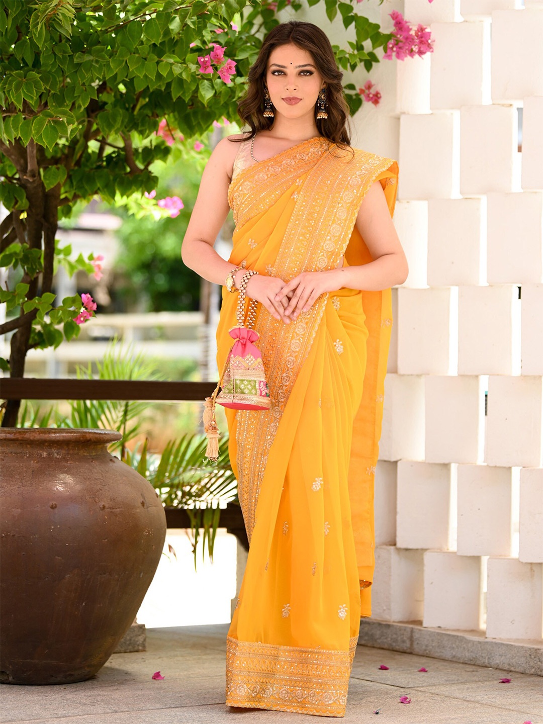 BEATITUDE Floral Embroidered Saree, Yellow