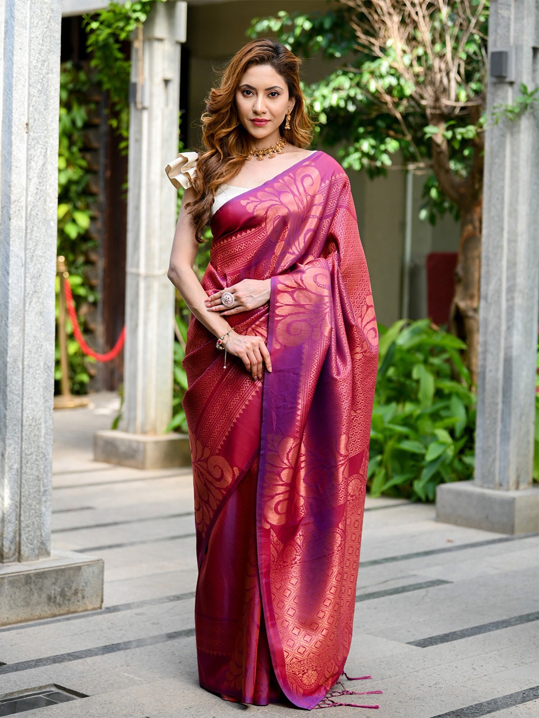 

BEATITUDE Ethnic Motif Woven Design Zari Banarasi Saree, Purple