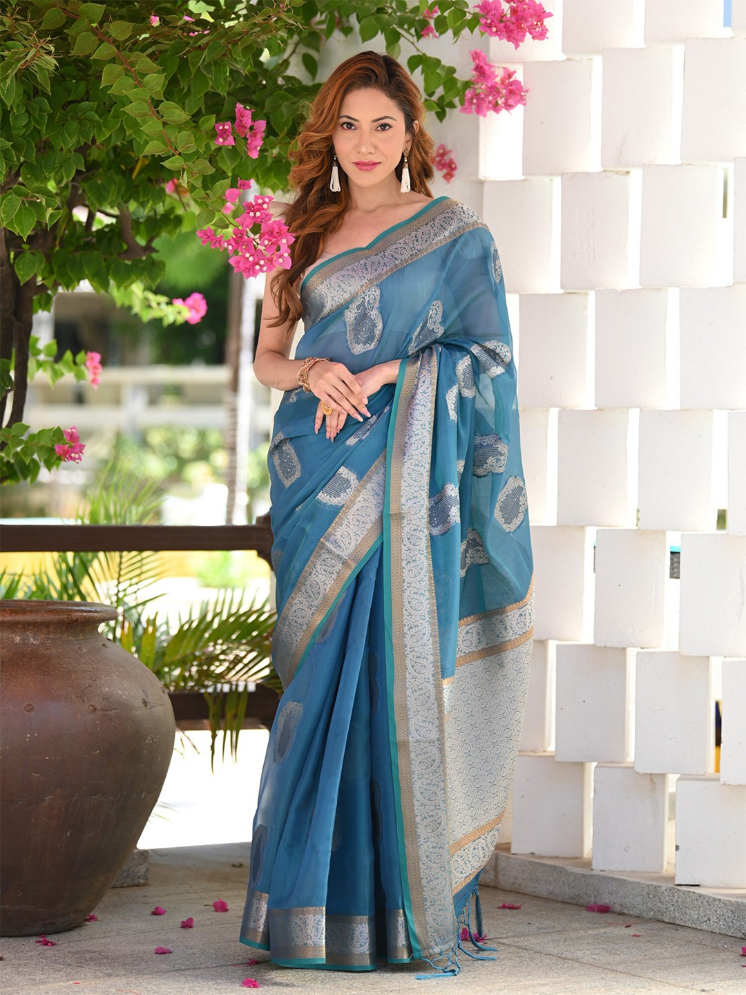 

BEATITUDE Paisley Woven Design Organza Saree, Blue