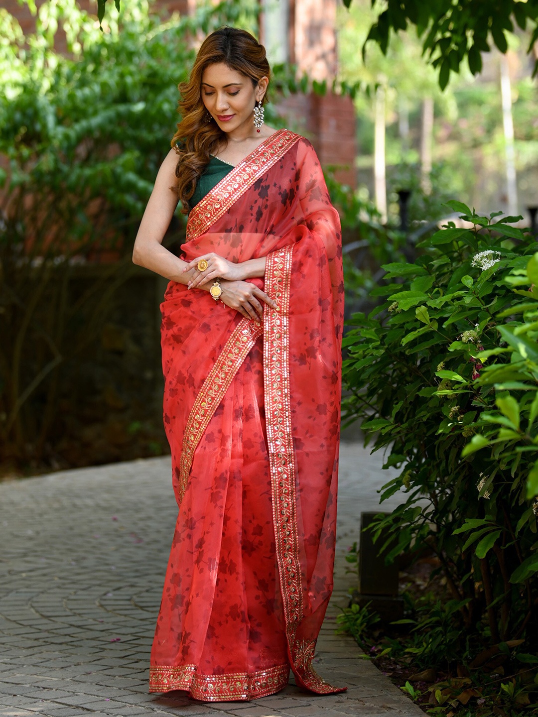 

BEATITUDE Floral Printed Embroidered Organza Saree, Red
