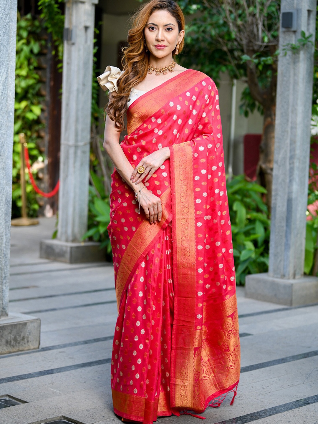 BEATITUDE Woven Design Zari Banarasi Saree, Red