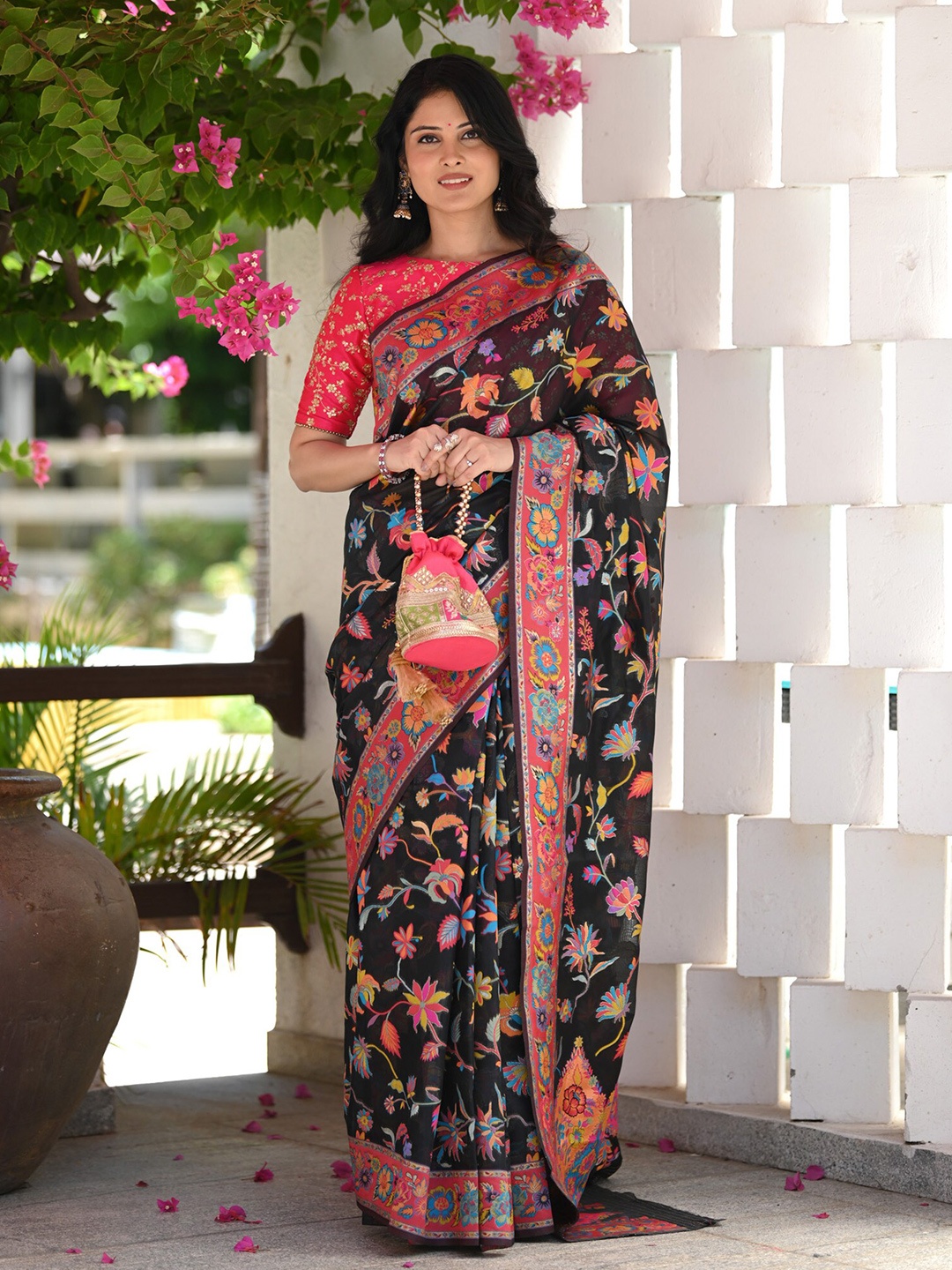 BEATITUDE Floral Woven Design Saree, Black