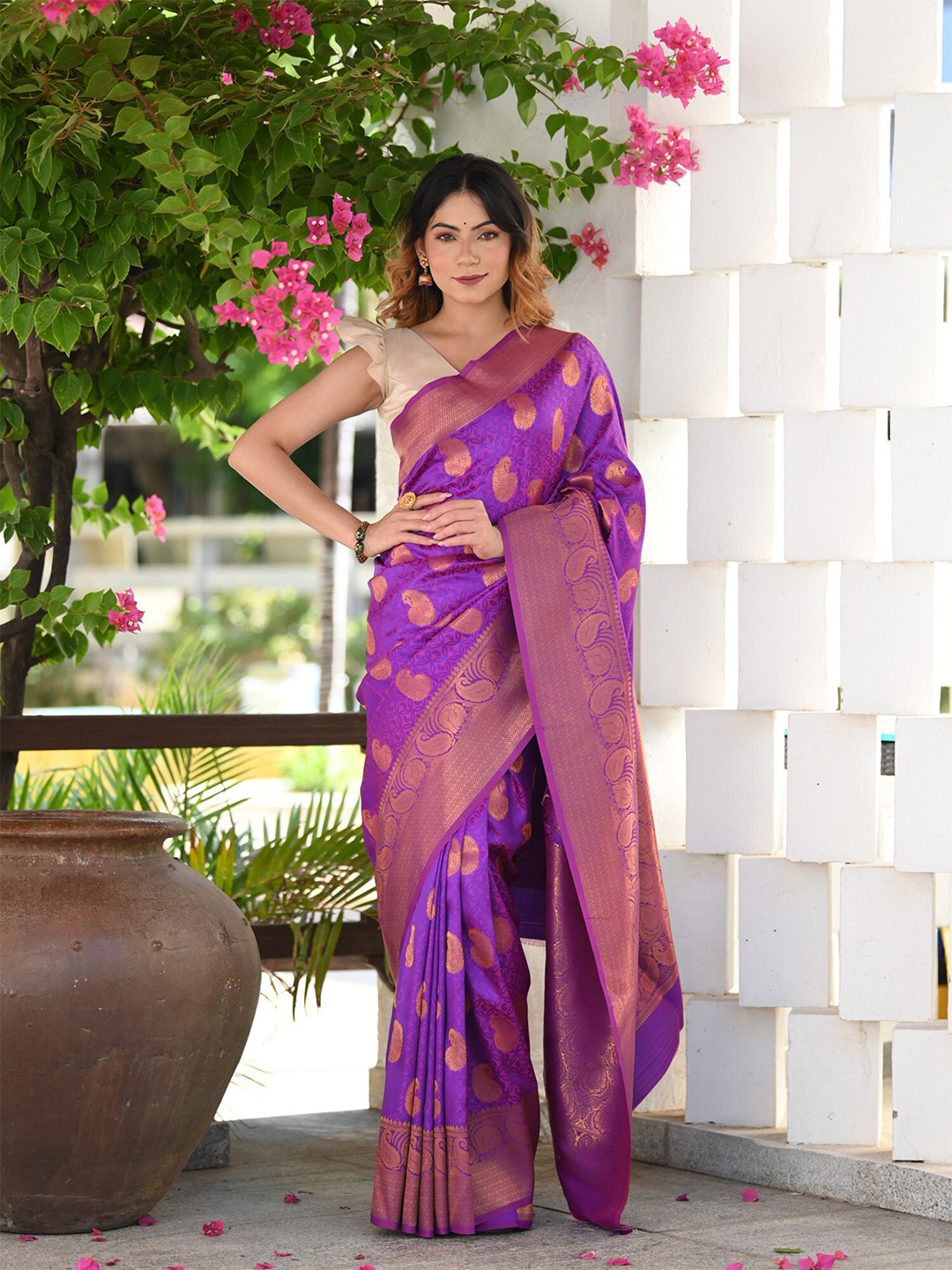 

BEATITUDE Purple & Copper-Toned Woven Design Zari Silk Blend Kanjeevaram Saree