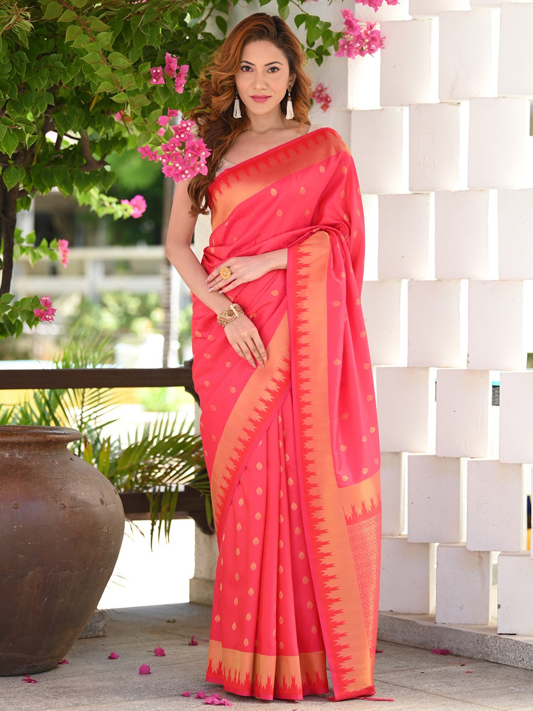 

BEATITUDE Woven Design Zari Banarasi Saree, Pink