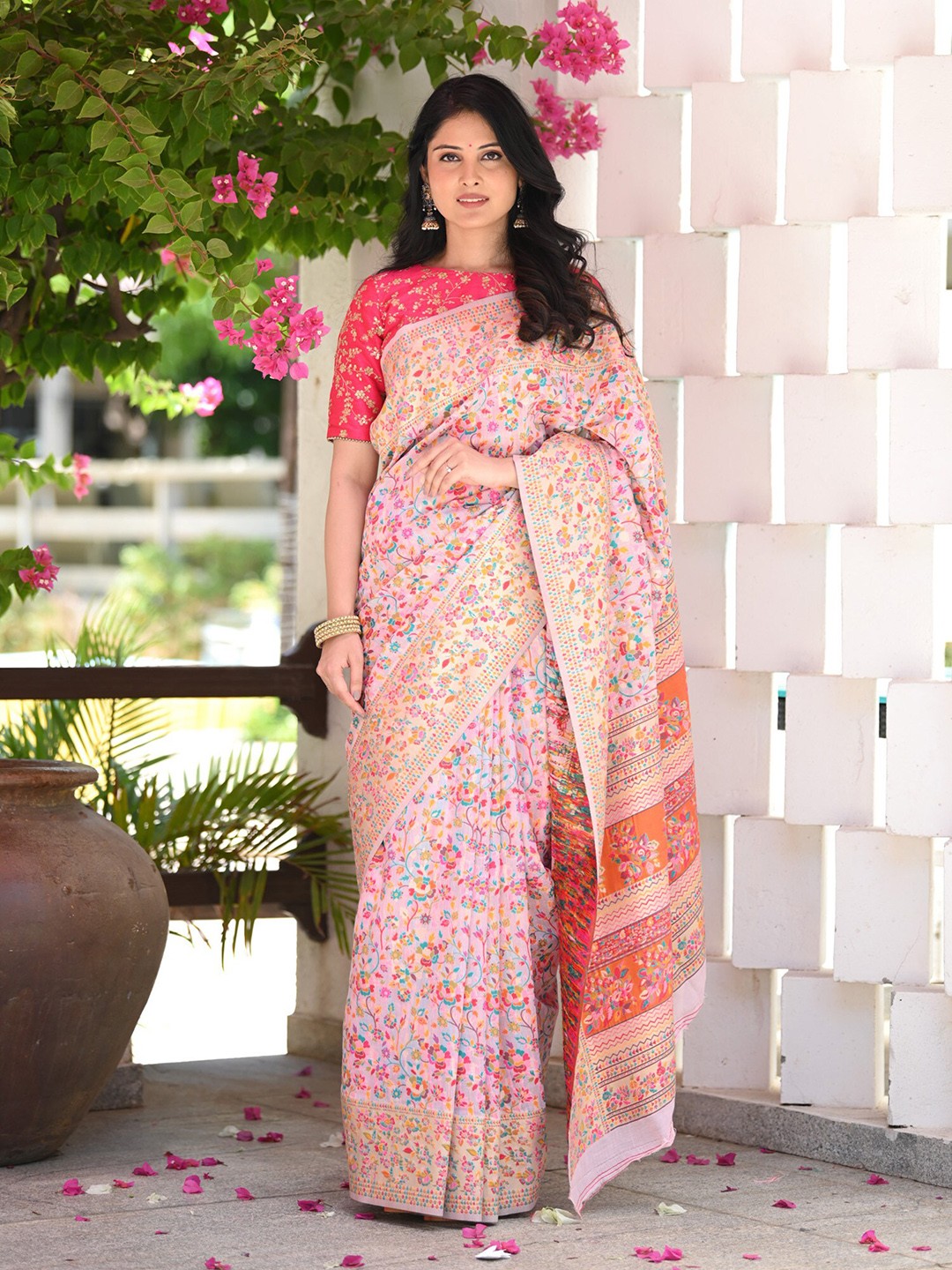 

BEATITUDE Woven Design Zari Saree, Pink